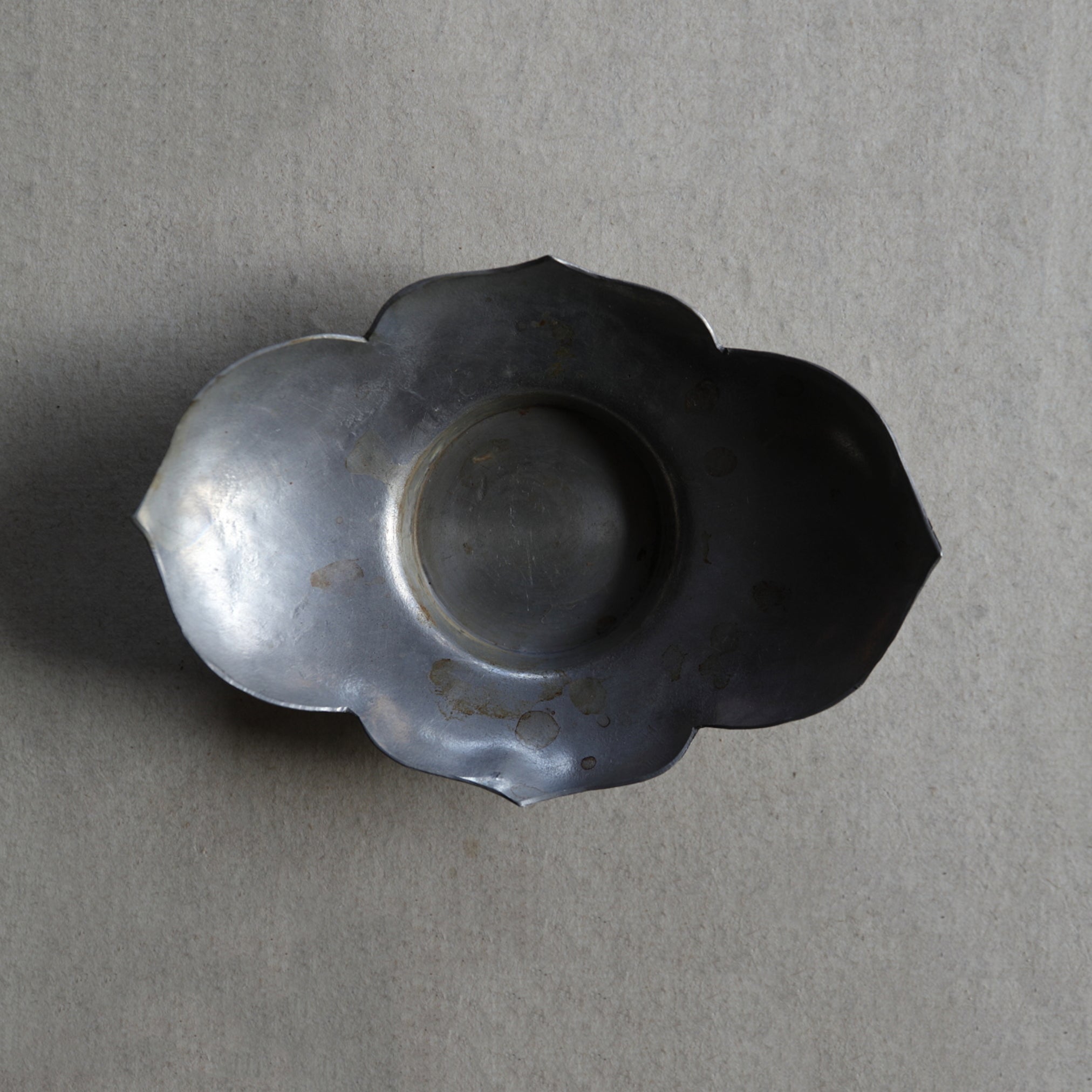 OLD LOBED-FLOWER-SHAPED TIN TEA SAUCER, Set of 5, Qing Dynasty(1616–1911CE)