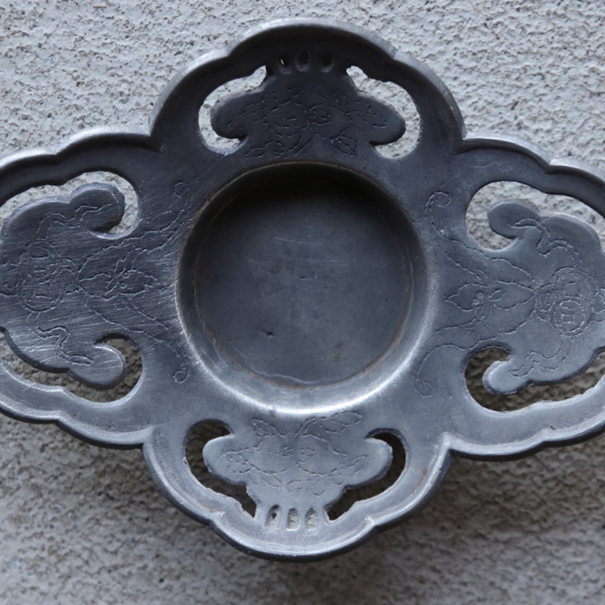 清代 古錫透かし霊芝蝙蝠文茶托 5客揃(1616–1911 CE)