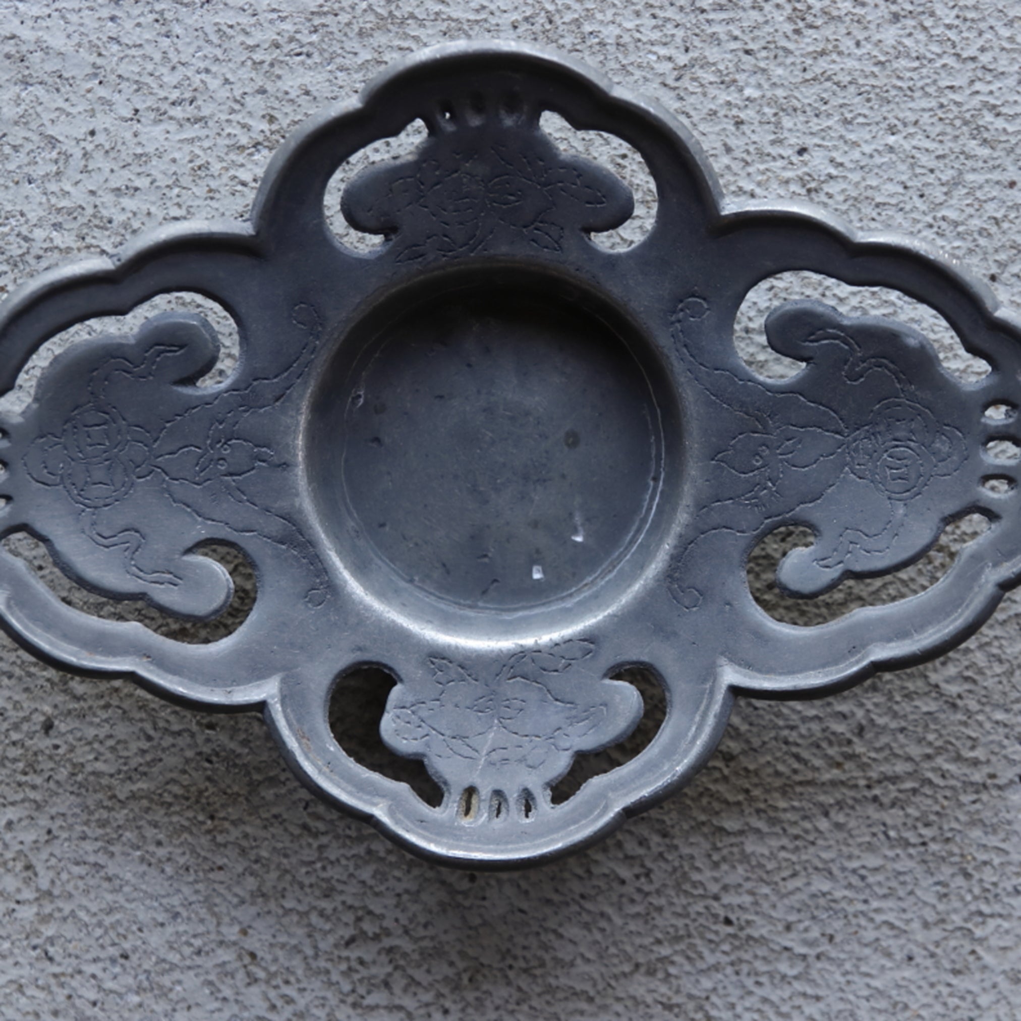 清代 古錫透かし霊芝蝙蝠文茶托 5客揃(1616–1911 CE)