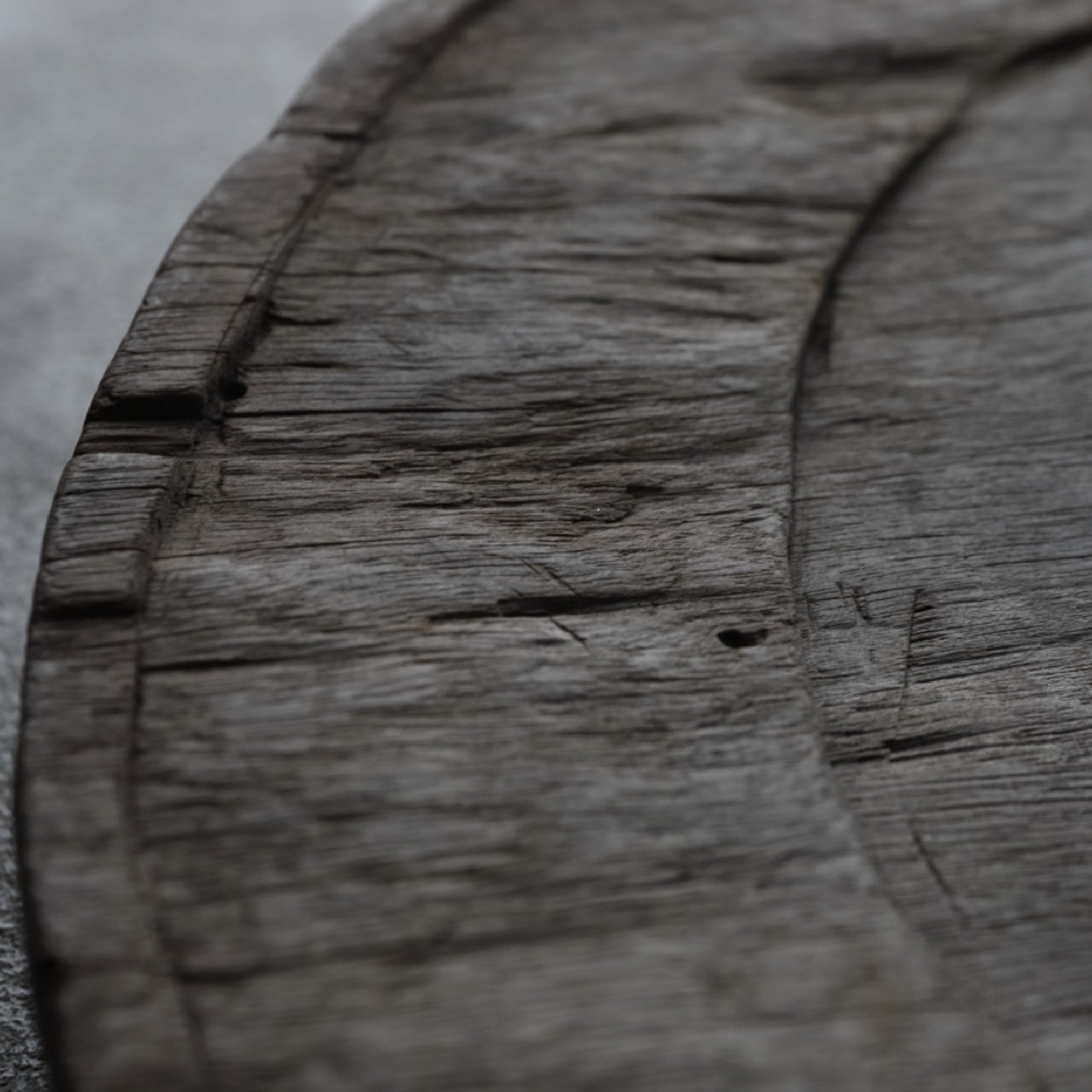 GRAN PLATO CON PEDESTAL DE MADERA, Yao, Edad Moderna Temprana(Siglos XVI–XIX)