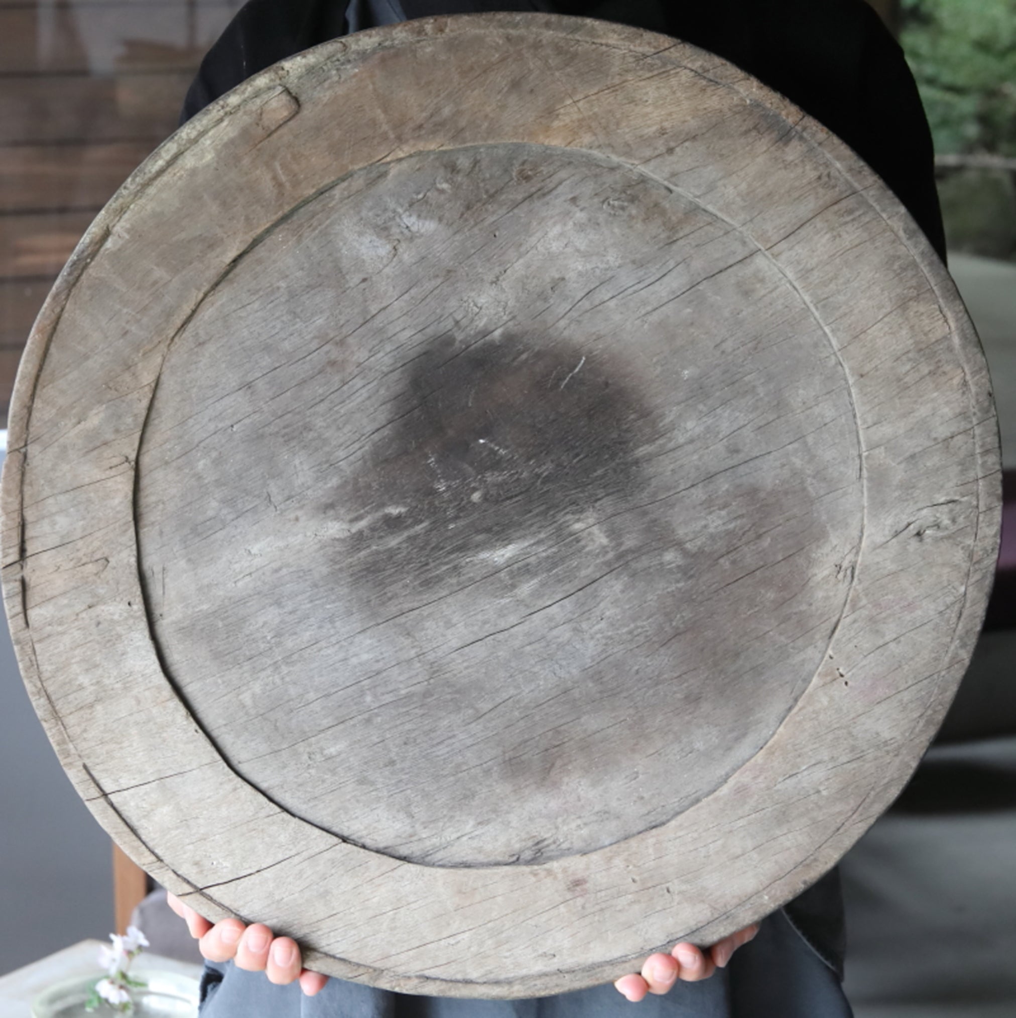 GRAN PLATO CON PEDESTAL DE MADERA, Yao, Edad Moderna Temprana(Siglos XVI–XIX)