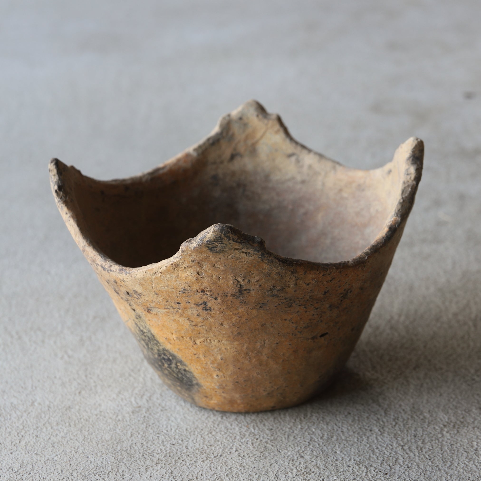 CUENCO SOMERO, Loza, Período Jomon(10000–300 a. C.)