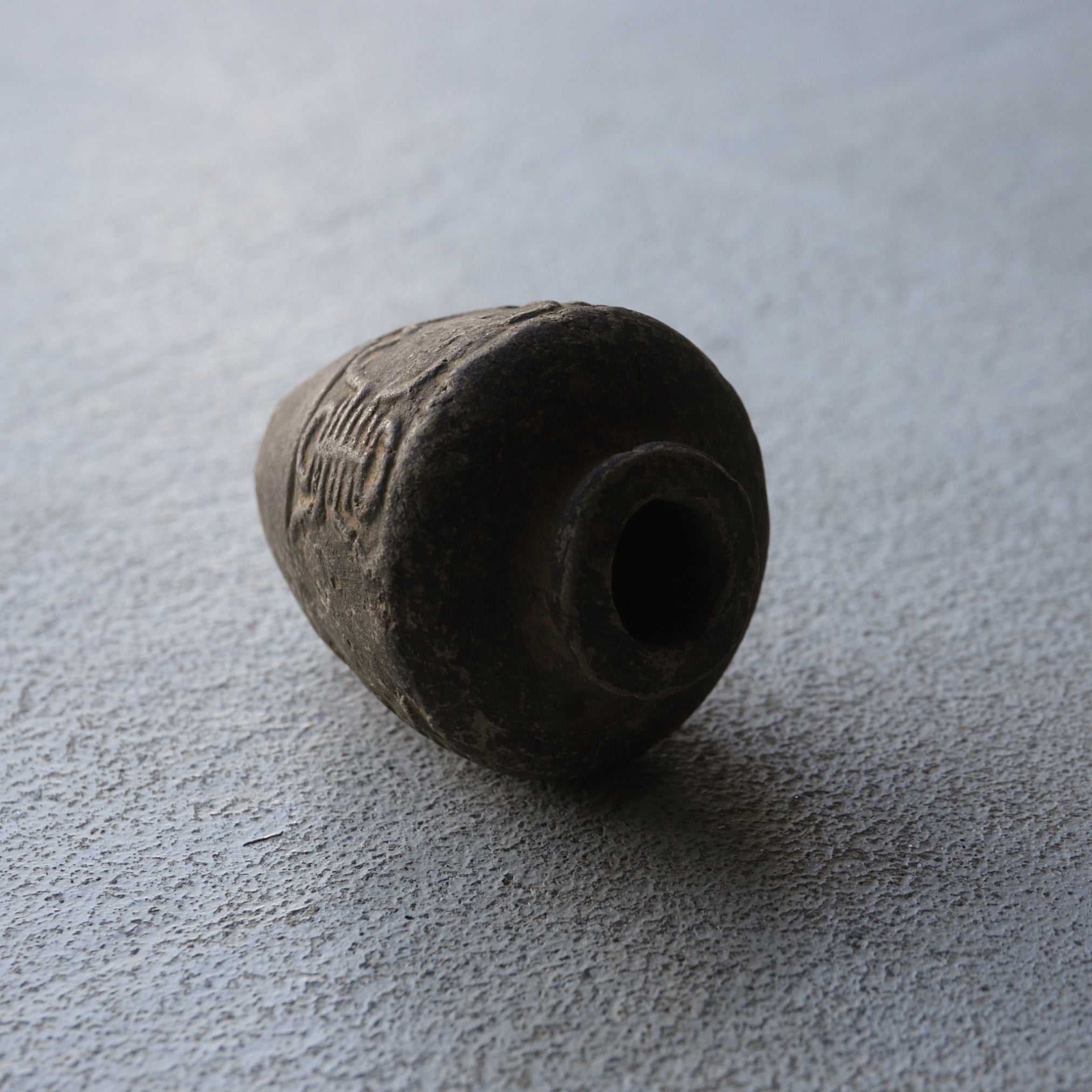 漢代 灰陶小壺(206 BCE–220 CE)