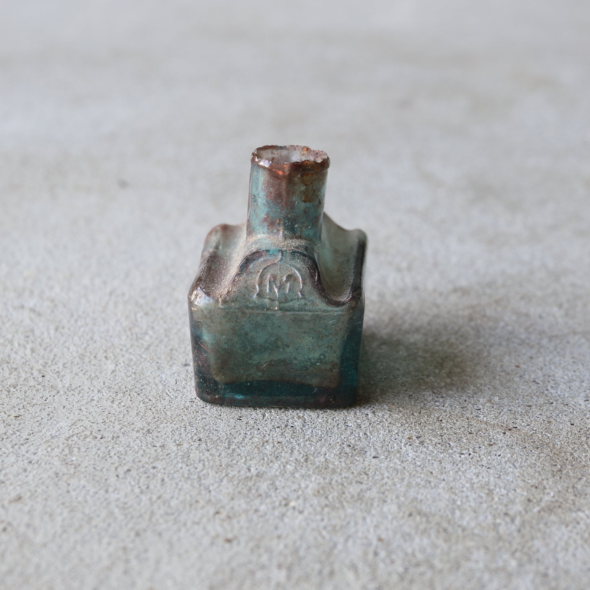 BOTELLA DE VIDRIO, Antigüedades británicas, Edad Moderna Temprana(Siglos XVI–XIX)