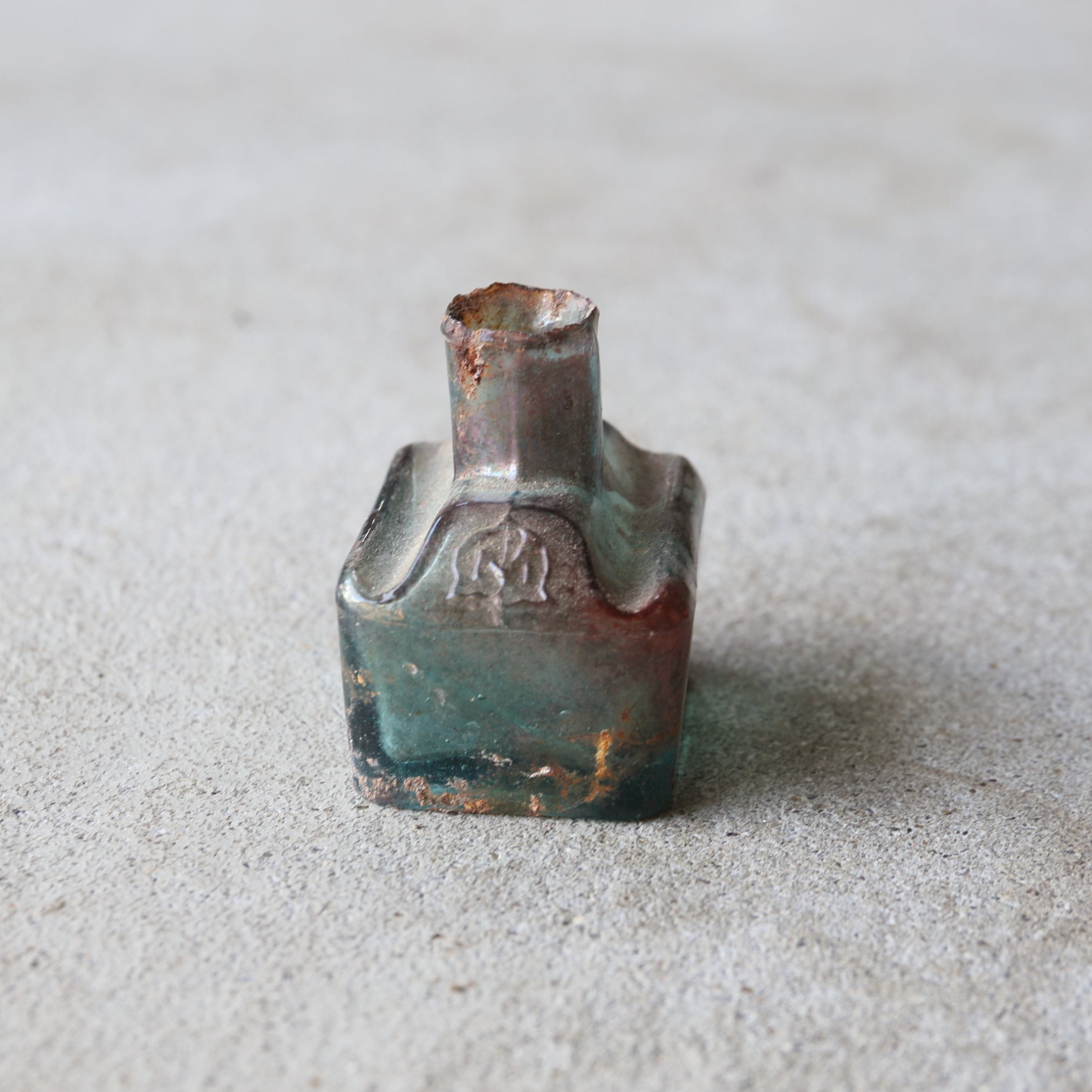 BOTELLA DE VIDRIO, Antigüedades británicas, Edad Moderna Temprana(Siglos XVI–XIX)