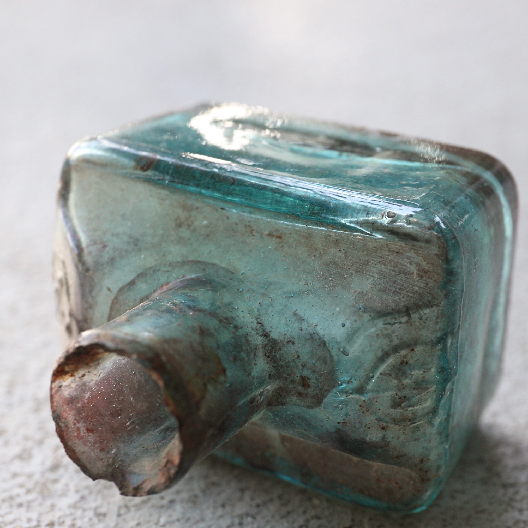 BOTELLA DE VIDRIO, Antigüedades británicas, Edad Moderna Temprana(Siglos XVI–XIX)
