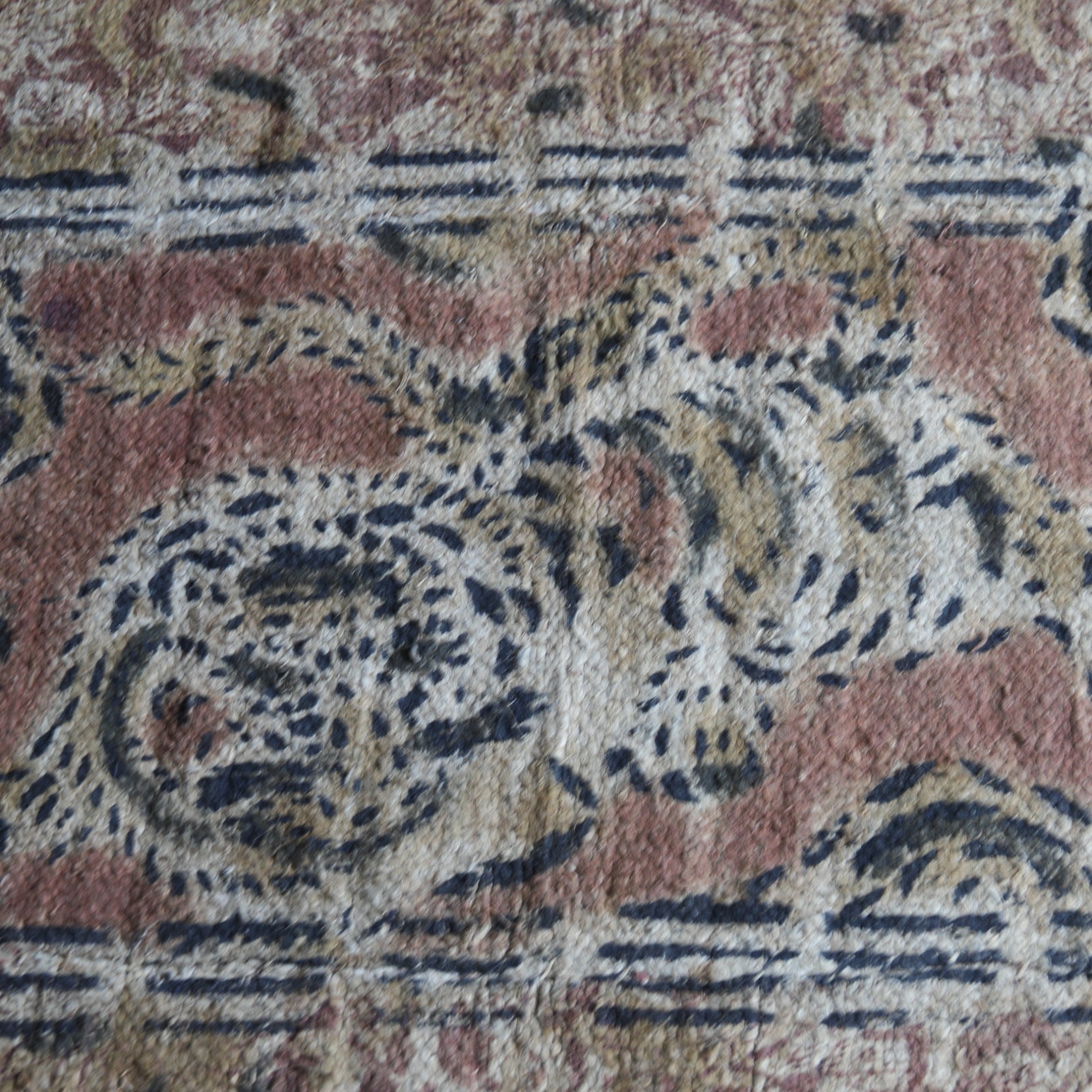 DANTSŪ, Con diseño de tigre, a1, Dinastía Joseon(1392–1897 d. C.)