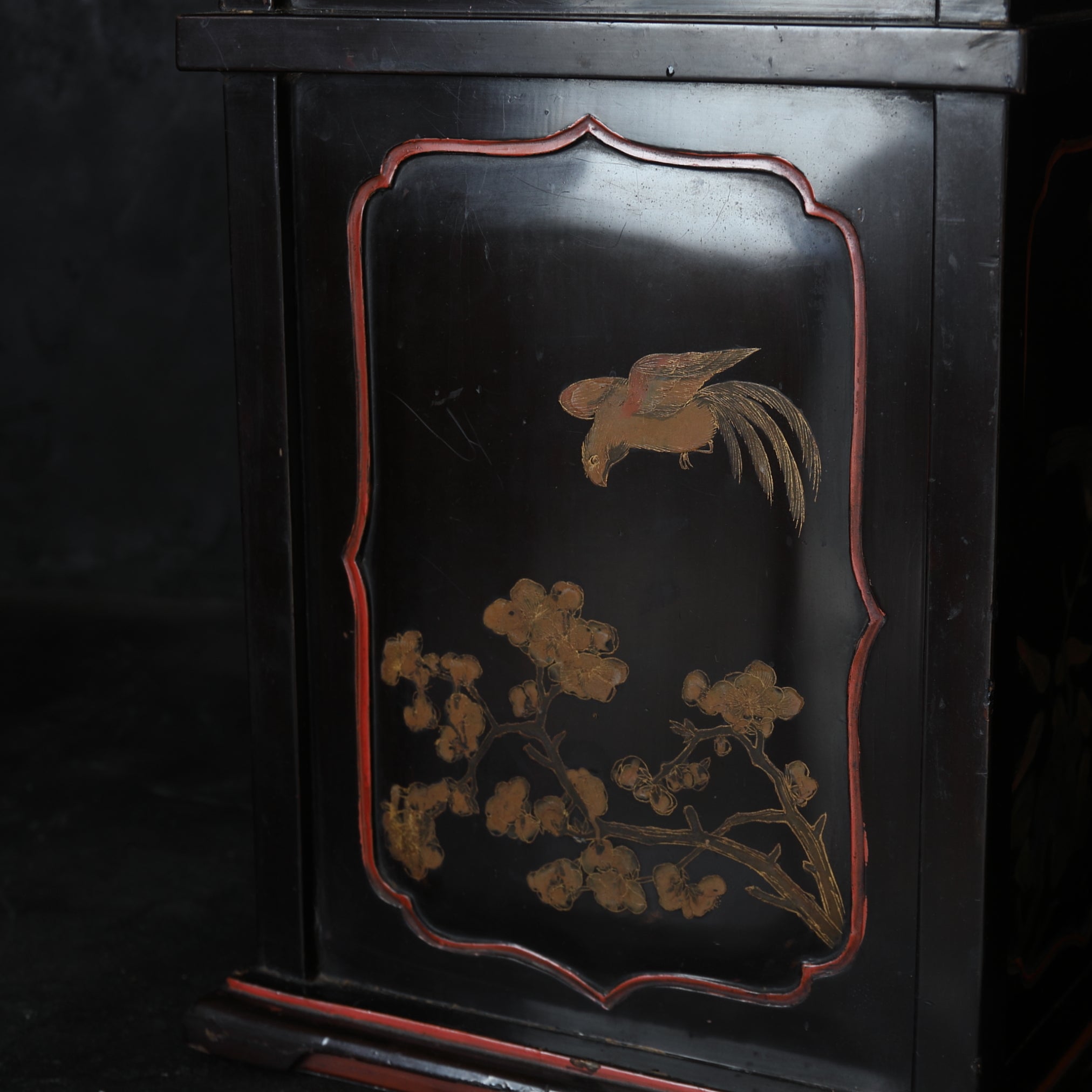 YOHŌDANA, Maki-e with flower-and-bird design