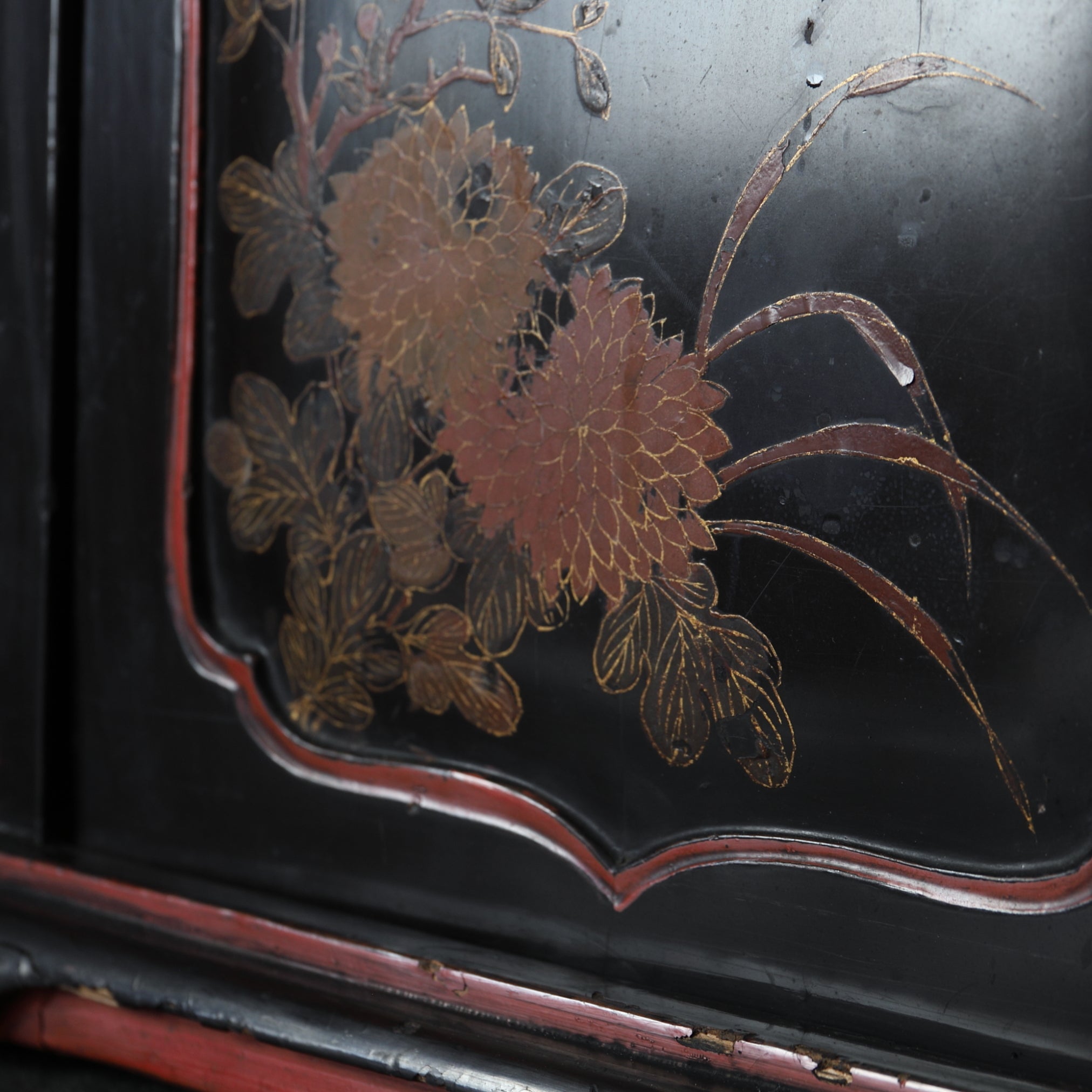 YOHŌDANA, Maki-e with flower-and-bird design