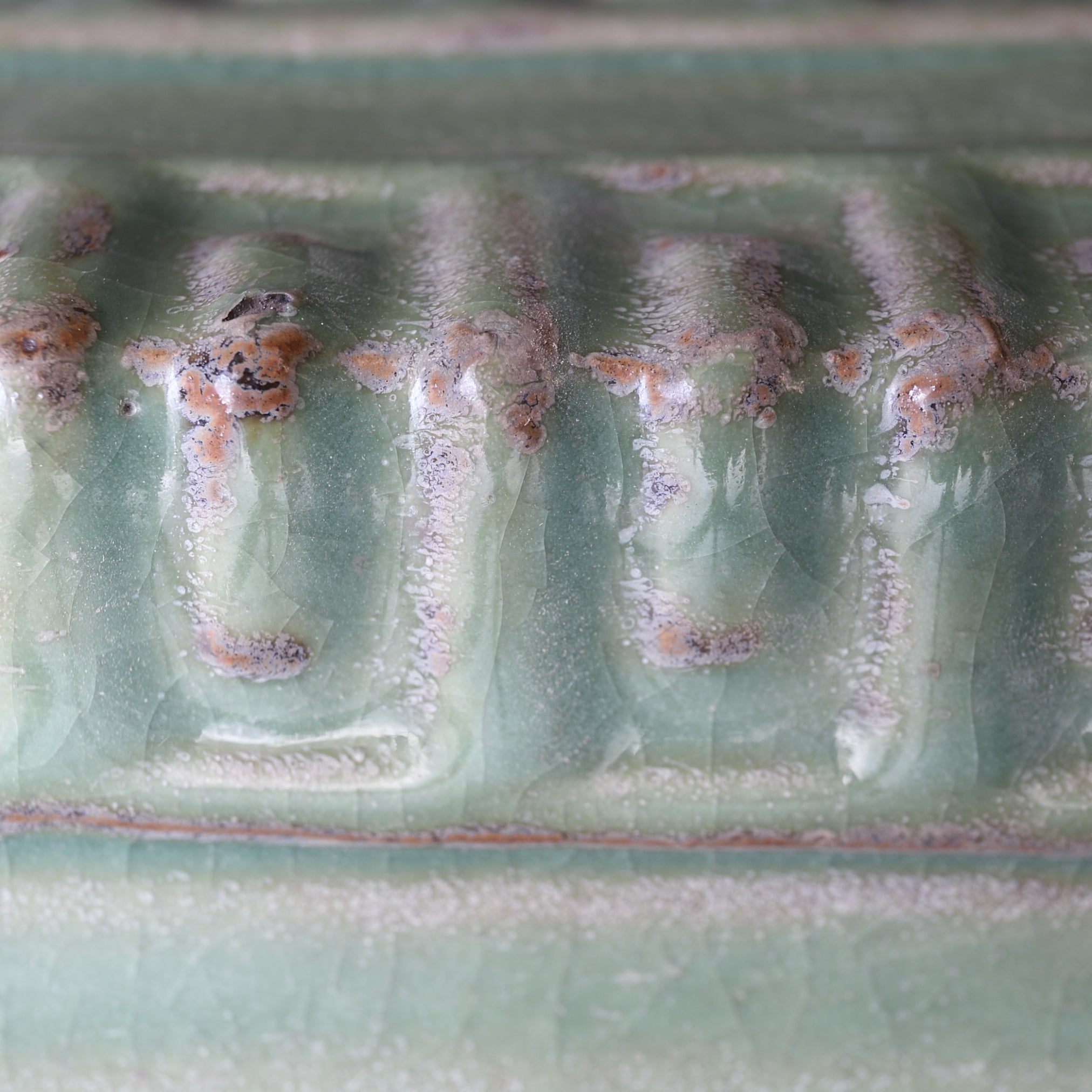ZONGFÖRMIGE FLASCHE, Seladon, Ming-Dynastie(1368–1644 n. Chr.)