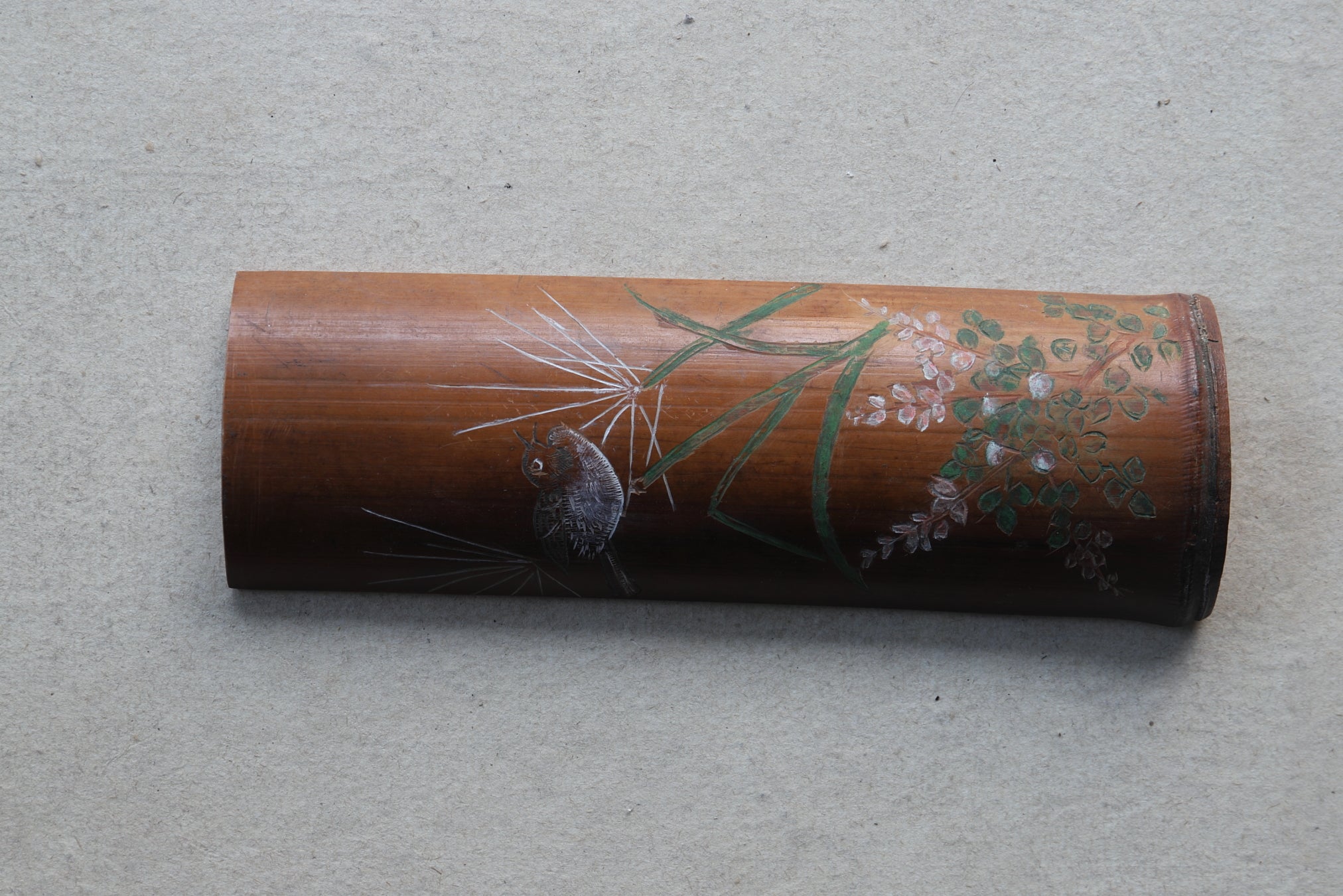 CUCHARA PARA TÉ DE BAMBÚ, Tallada con diseño de flores y pájaros, Período Meiji(1868–1912 d. C.)