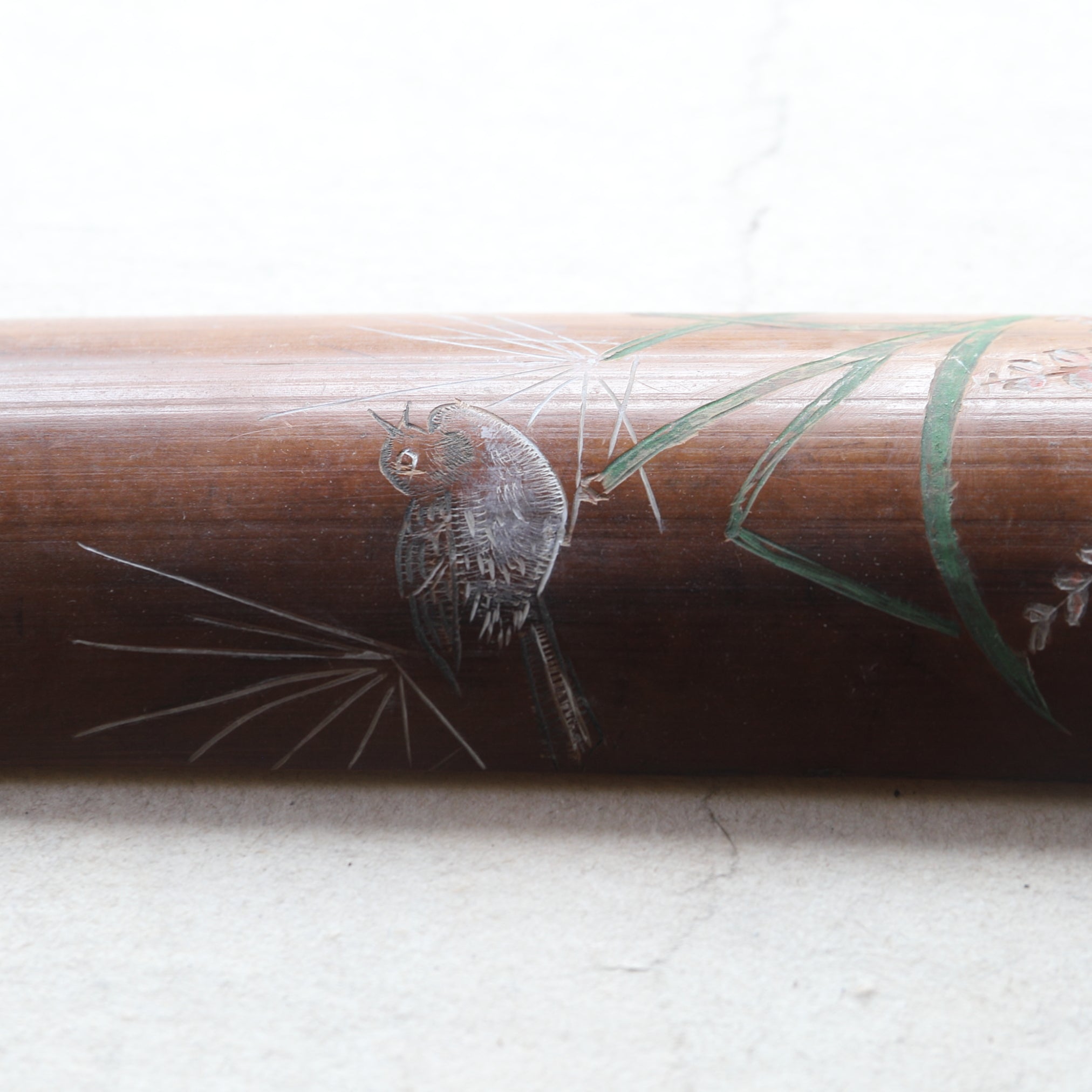 CUCHARA PARA TÉ DE BAMBÚ, Tallada con diseño de flores y pájaros, Período Meiji(1868–1912 d. C.)