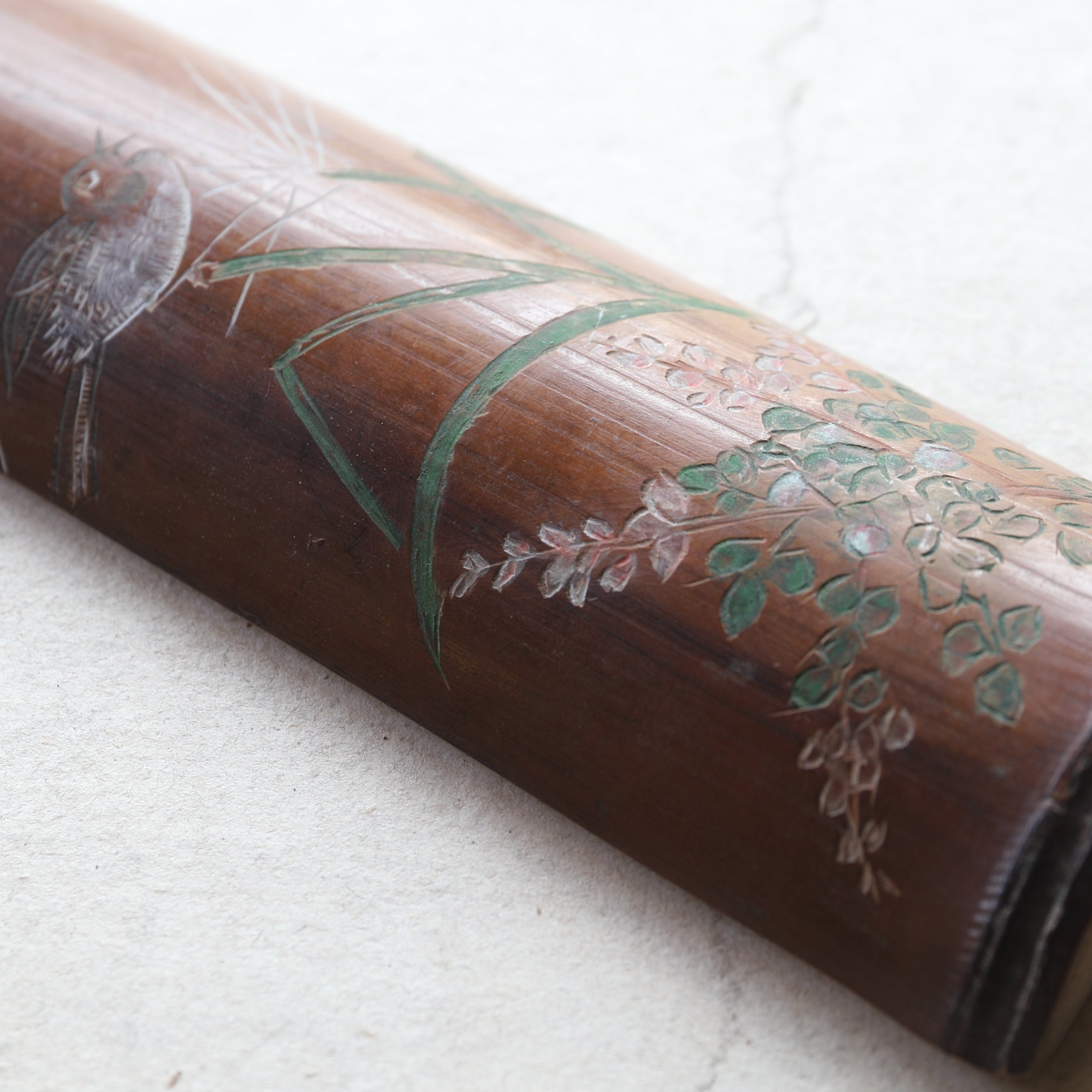 CUCHARA PARA TÉ DE BAMBÚ, Tallada con diseño de flores y pájaros, Período Meiji(1868–1912 d. C.)