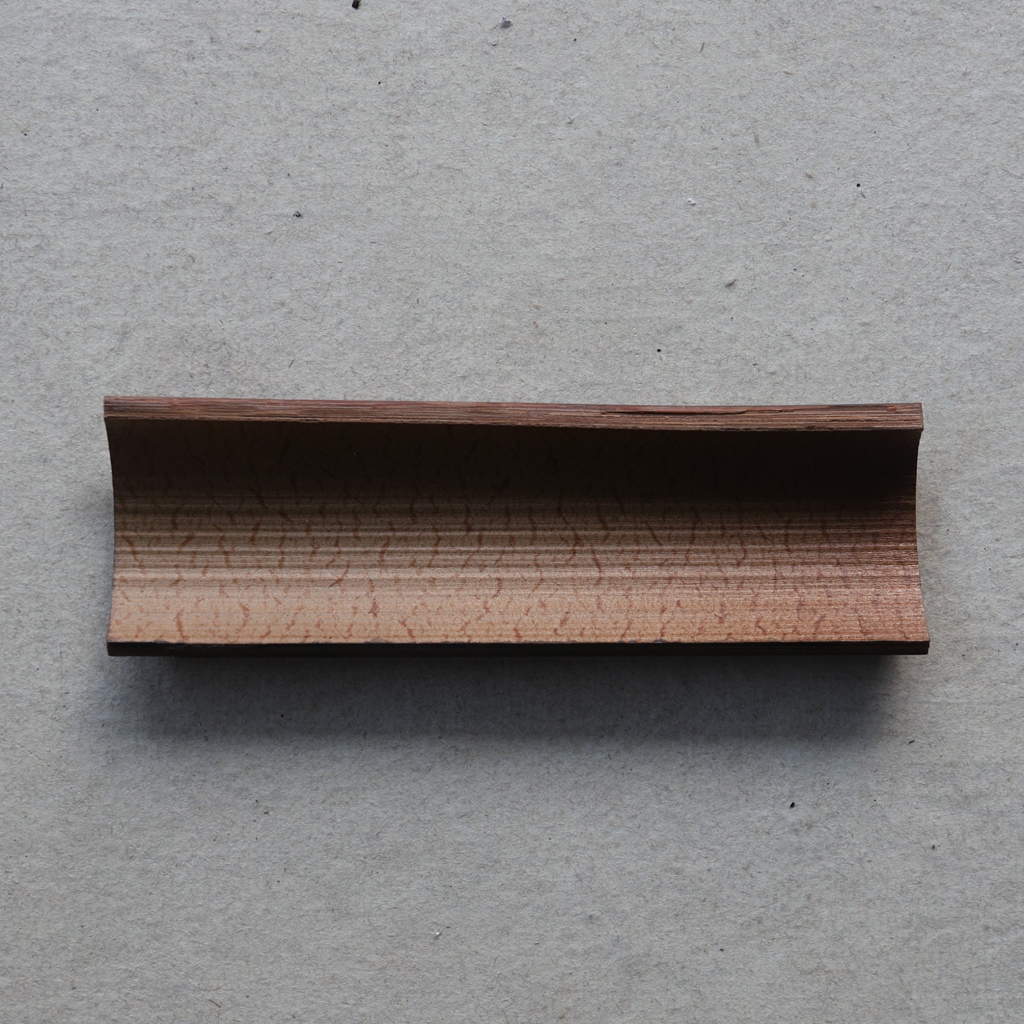CUCHARA PARA TÉ DE BAMBÚ, Tallada con diseño de pino, Moderno(Siglos XIX–XX)