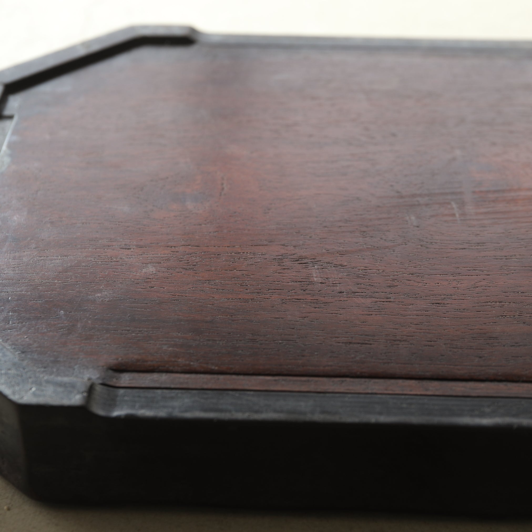 KARAKI-HOLZ RÄUCHERWERK-TABLETT, Paar, Qing-Dynastie(1616–1911 n. Chr.)