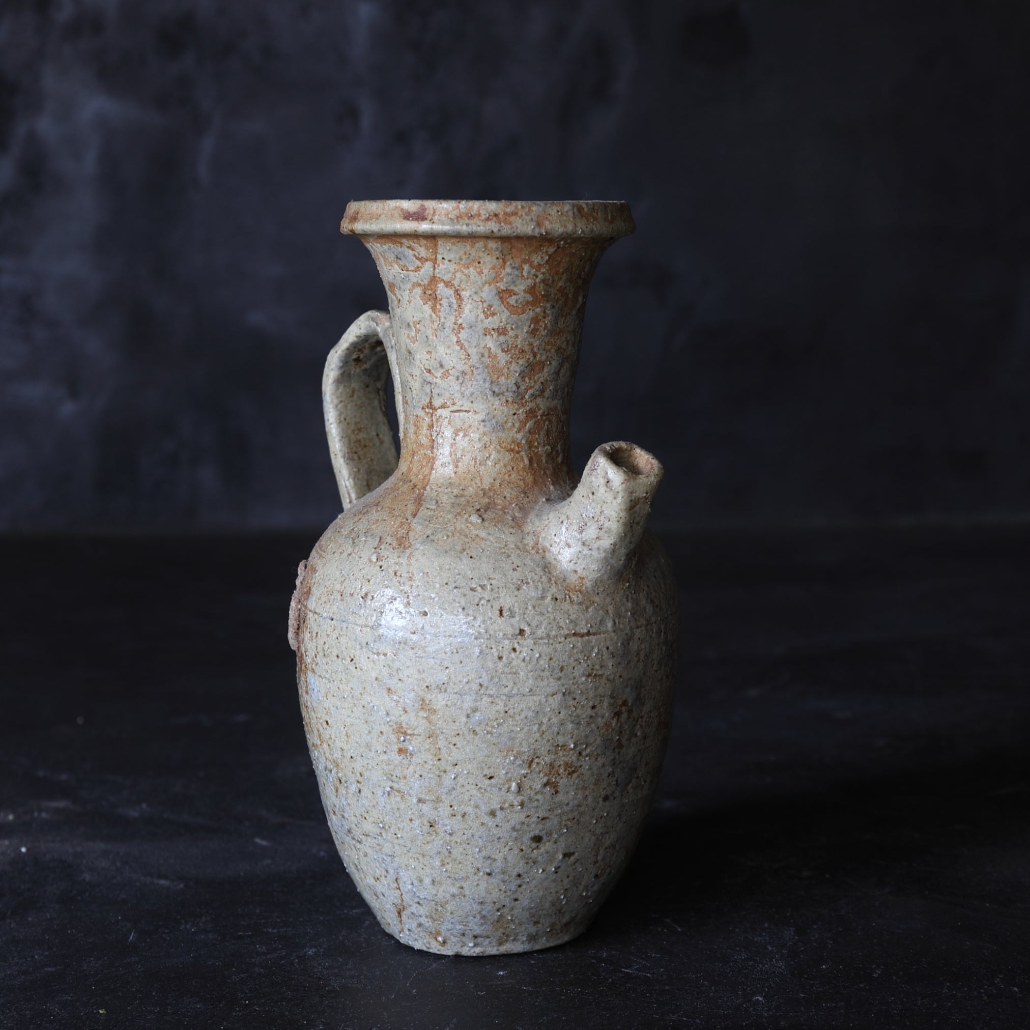 AIGUIÈRE, Four ancien, à glaçure de cendre