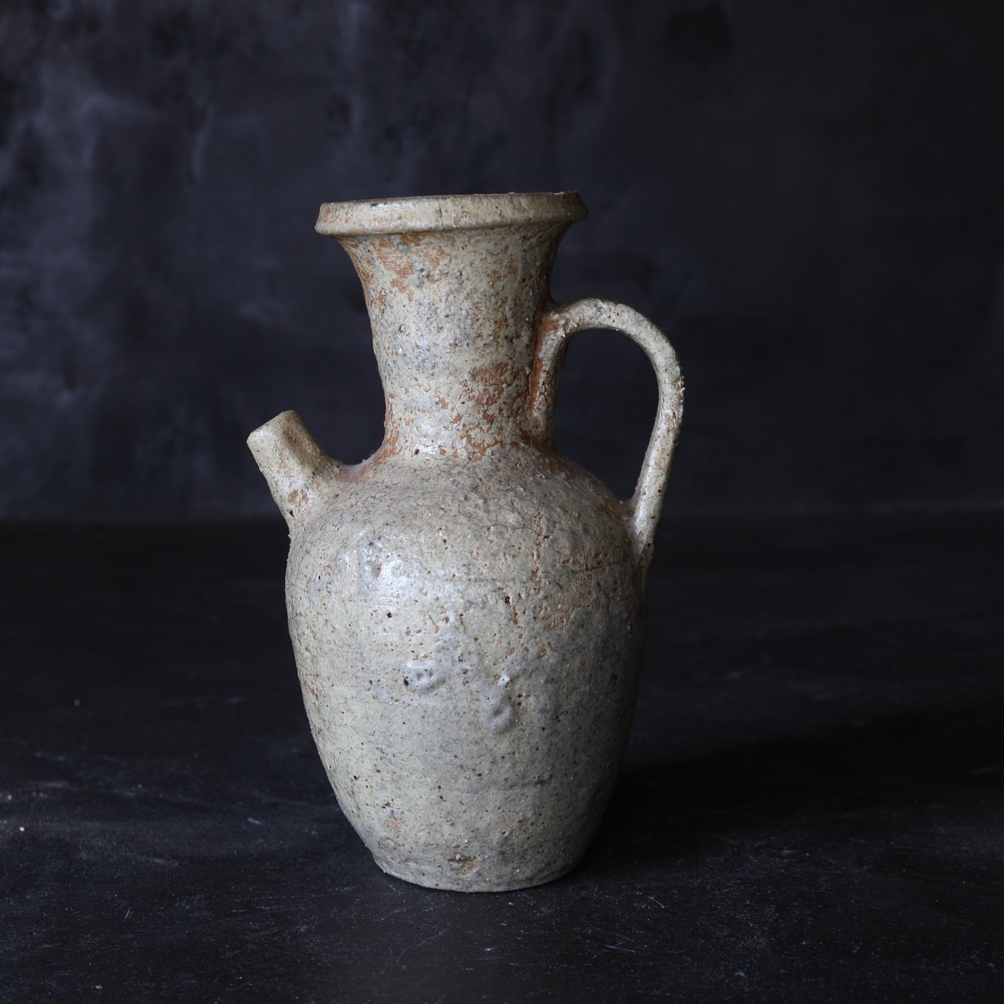 AIGUIÈRE, Four ancien, à glaçure de cendre