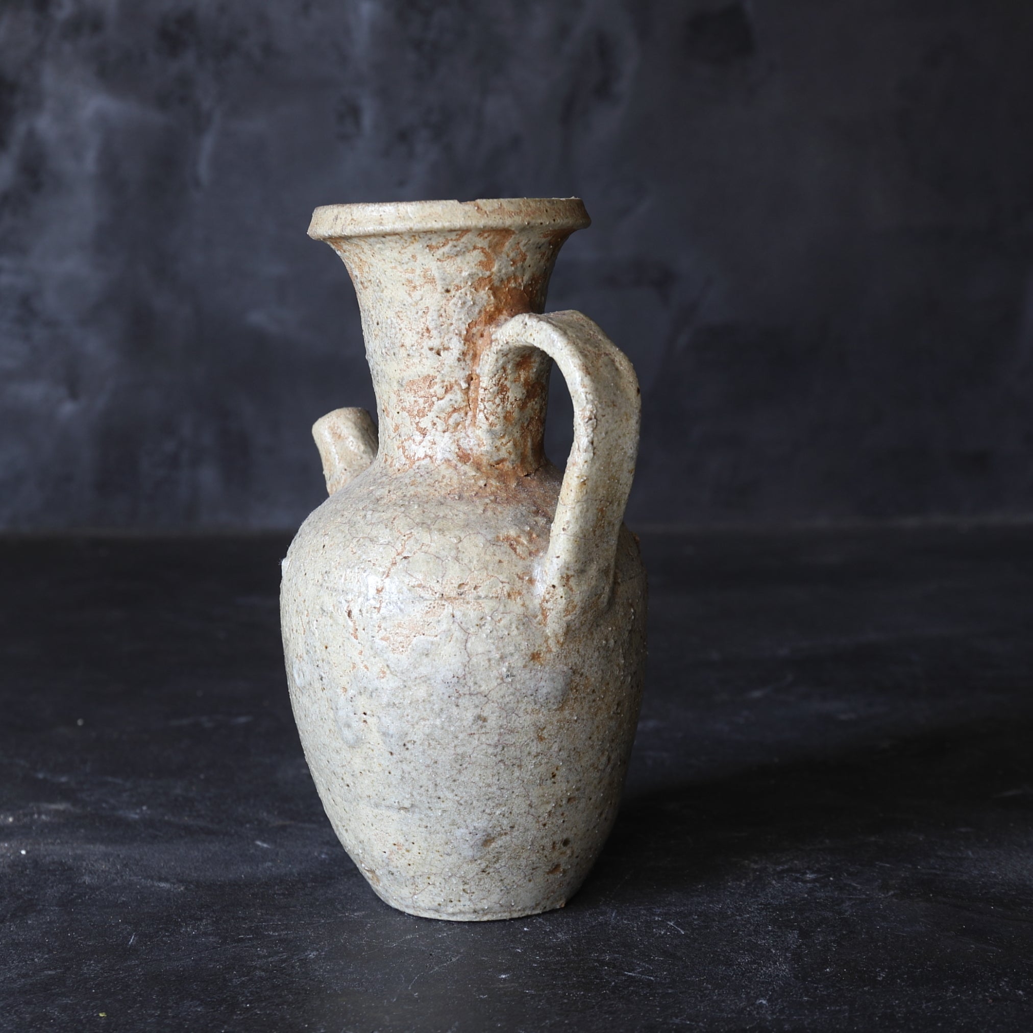 AIGUIÈRE, Four ancien, à glaçure de cendre