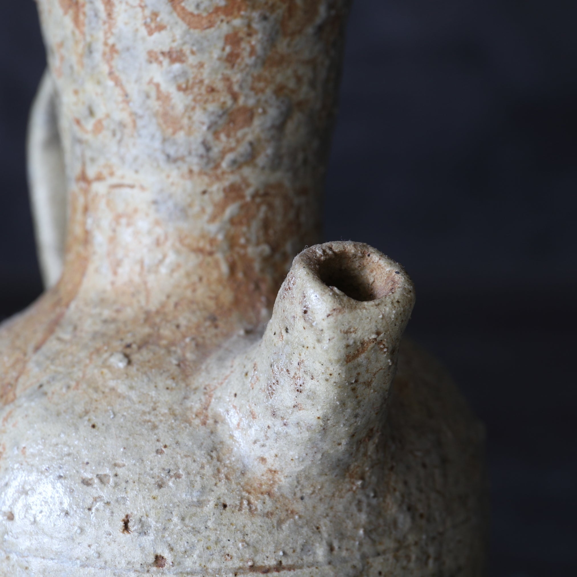 AIGUIÈRE, Four ancien, à glaçure de cendre