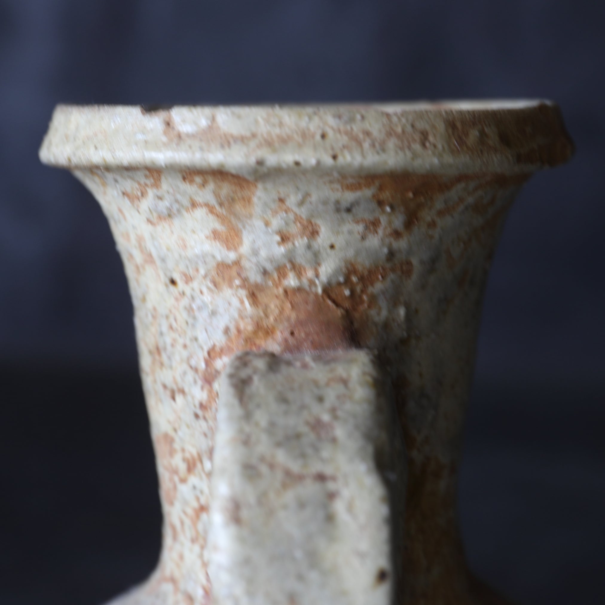 AIGUIÈRE, Four ancien, à glaçure de cendre