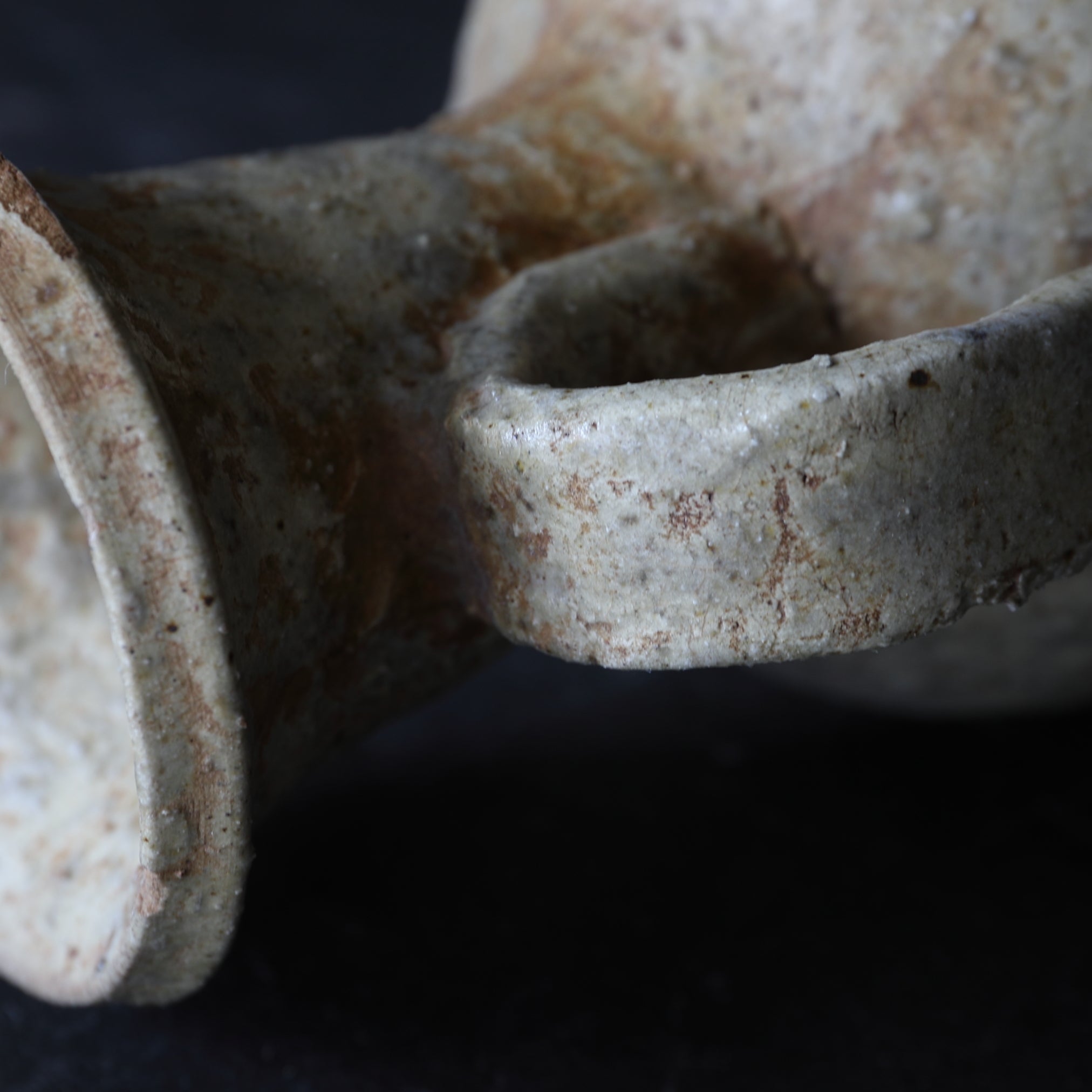 AIGUIÈRE, Four ancien, à glaçure de cendre