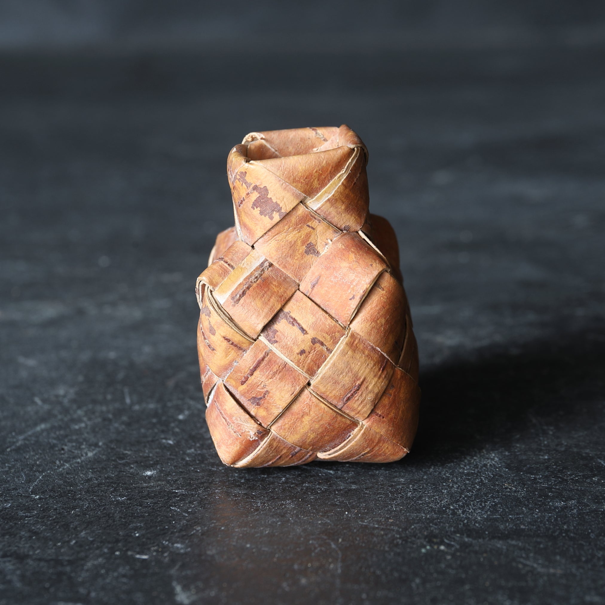 VASO IN BETULLA PICCOLO, Con contenitore interno, Antichità svedesi, Moderno(XIX–XX secolo)