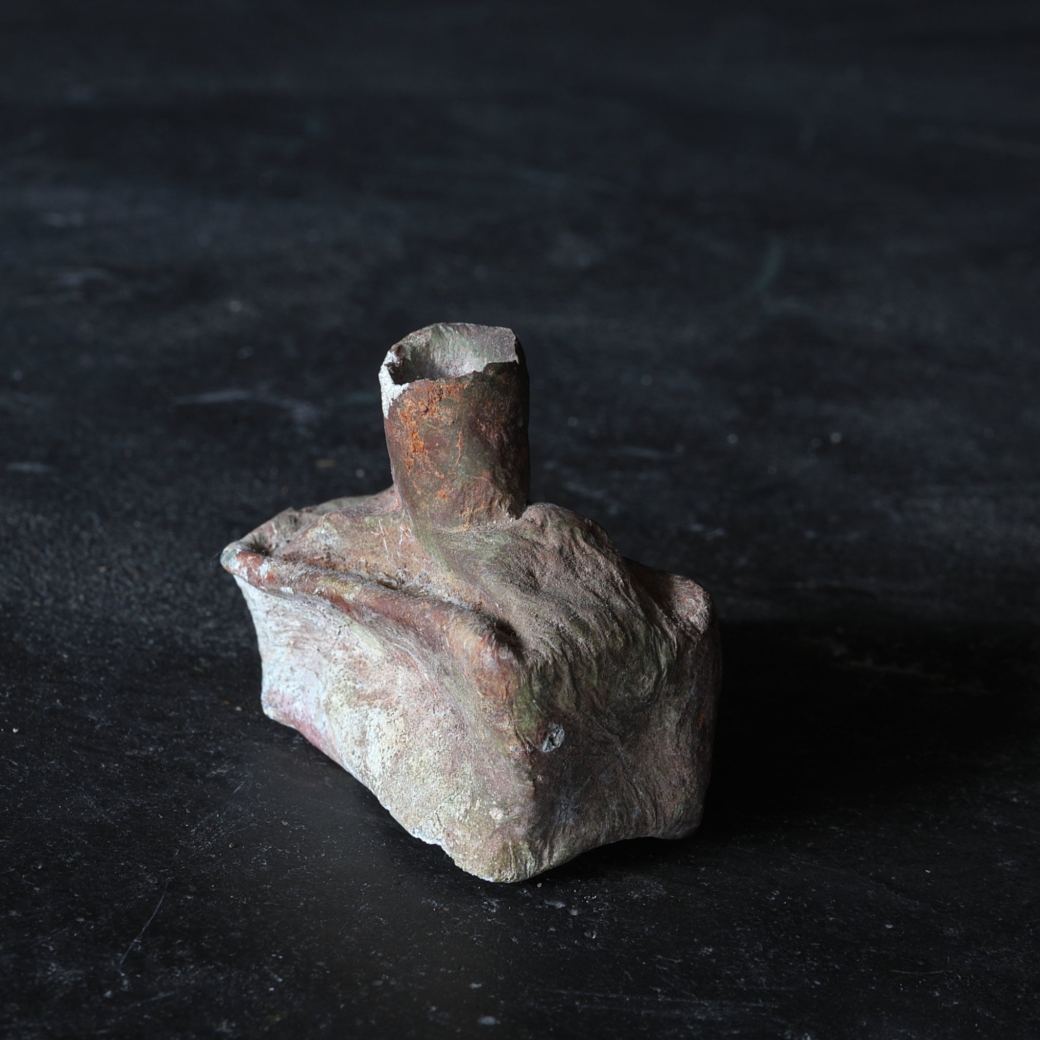 BOUTEILLE DÉFORMÉE EN CUIVRE, Antiquité néerlandaise, Période moderne précoce(XVIe–XIXe siècle)