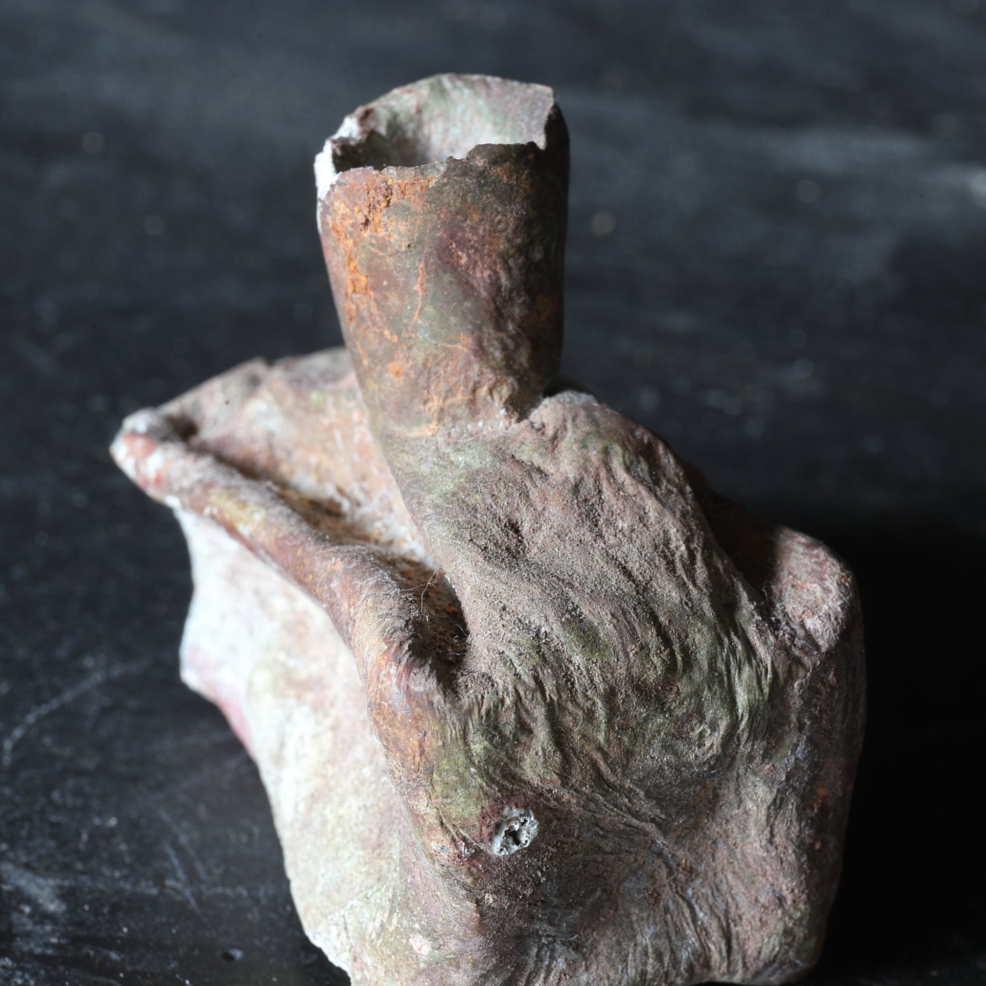 BOTELLA DEFORMADA DE COBRE, Antigüedad holandesa, Edad Moderna Temprana(Siglos XVI–XIX)