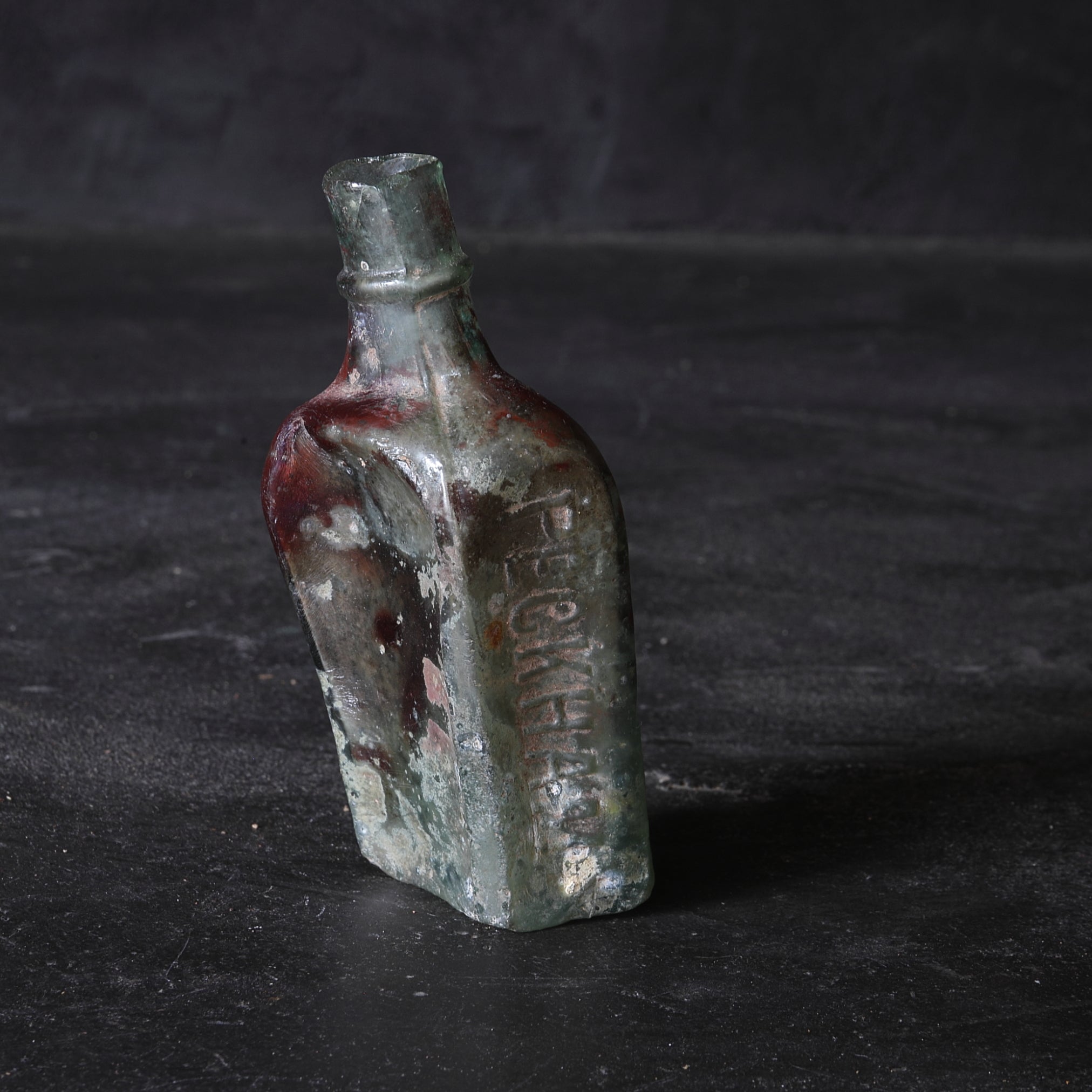 BOTELLA DE VIDRIO DEFORMADA, Antigüedad holandesa, Moderno(Siglos XIX–XX)