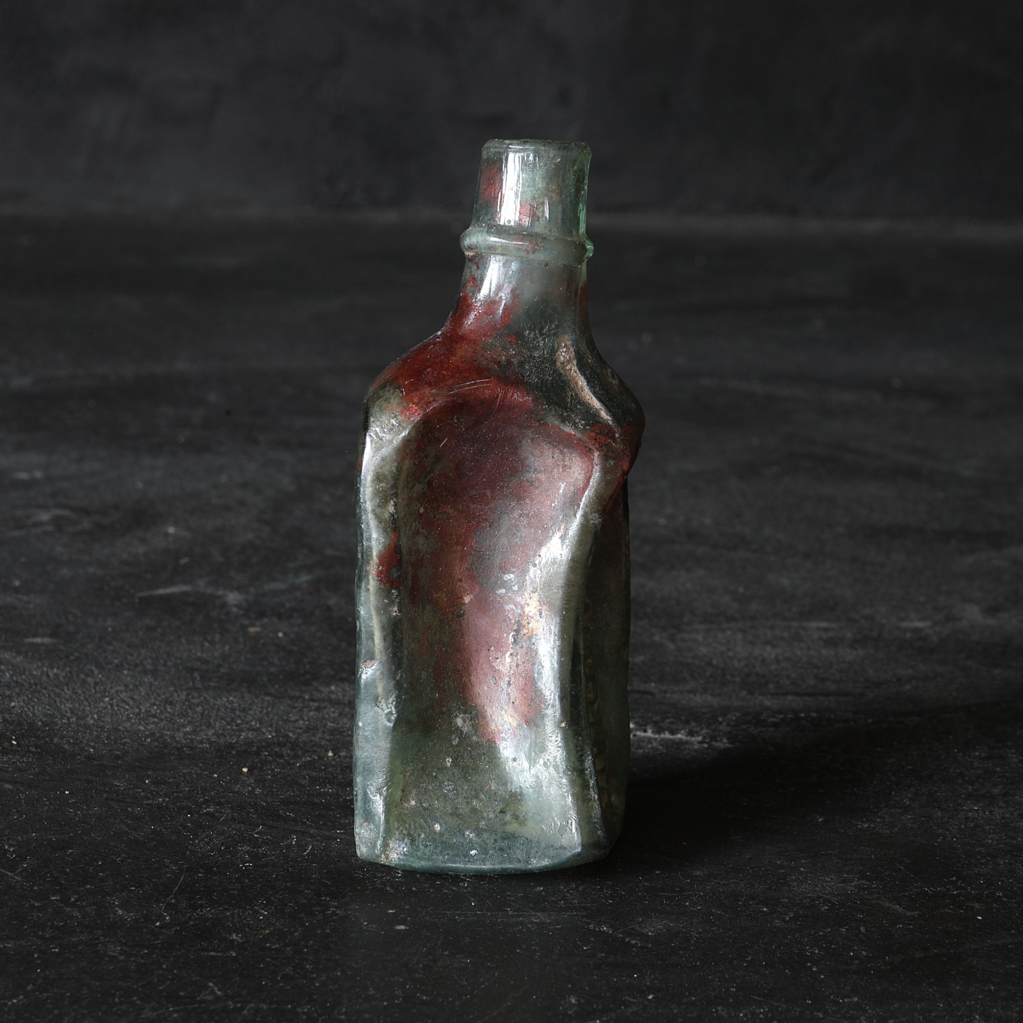 BOTELLA DE VIDRIO DEFORMADA, Antigüedad holandesa, Moderno(Siglos XIX–XX)