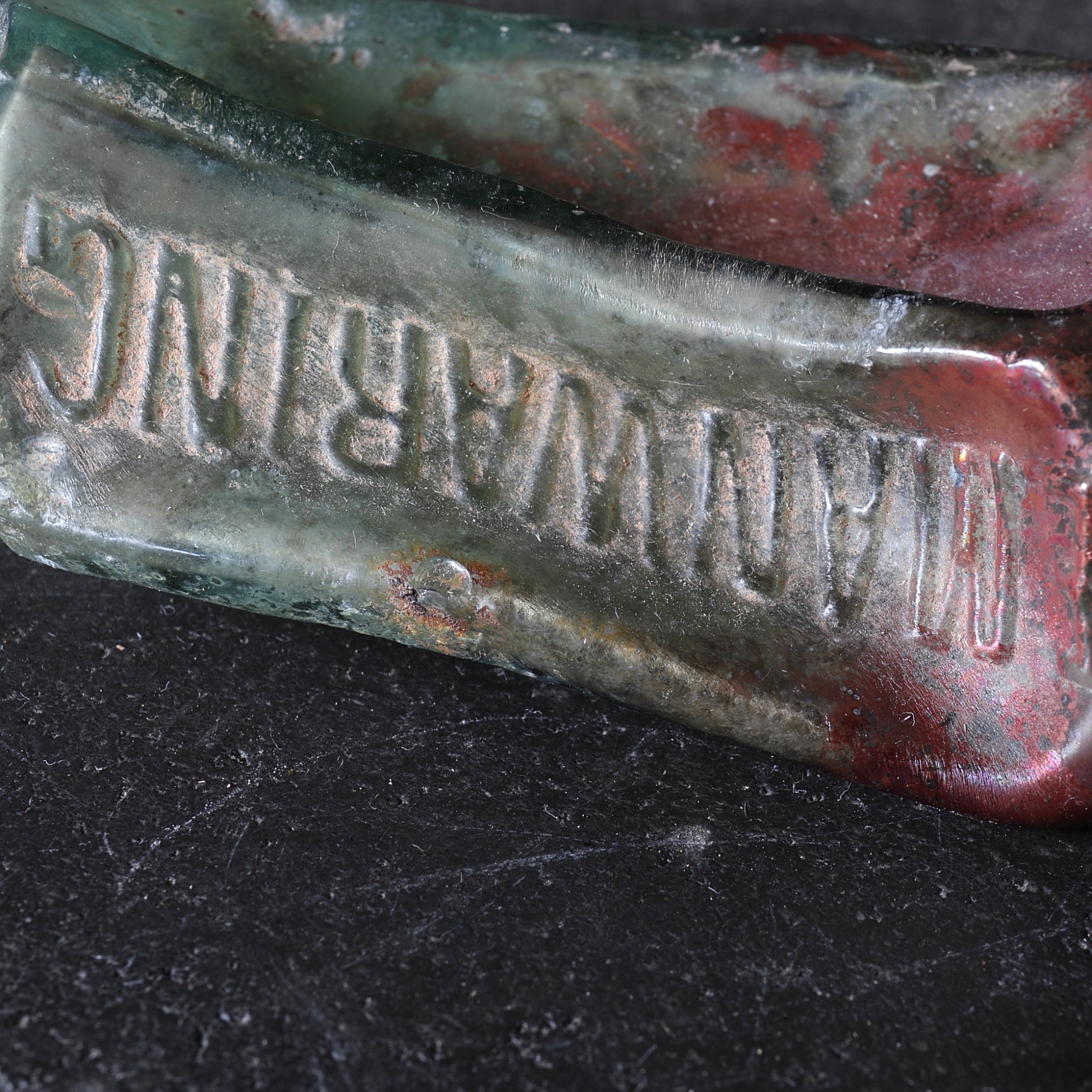 BOTELLA DE VIDRIO DEFORMADA, Antigüedad holandesa, Moderno(Siglos XIX–XX)