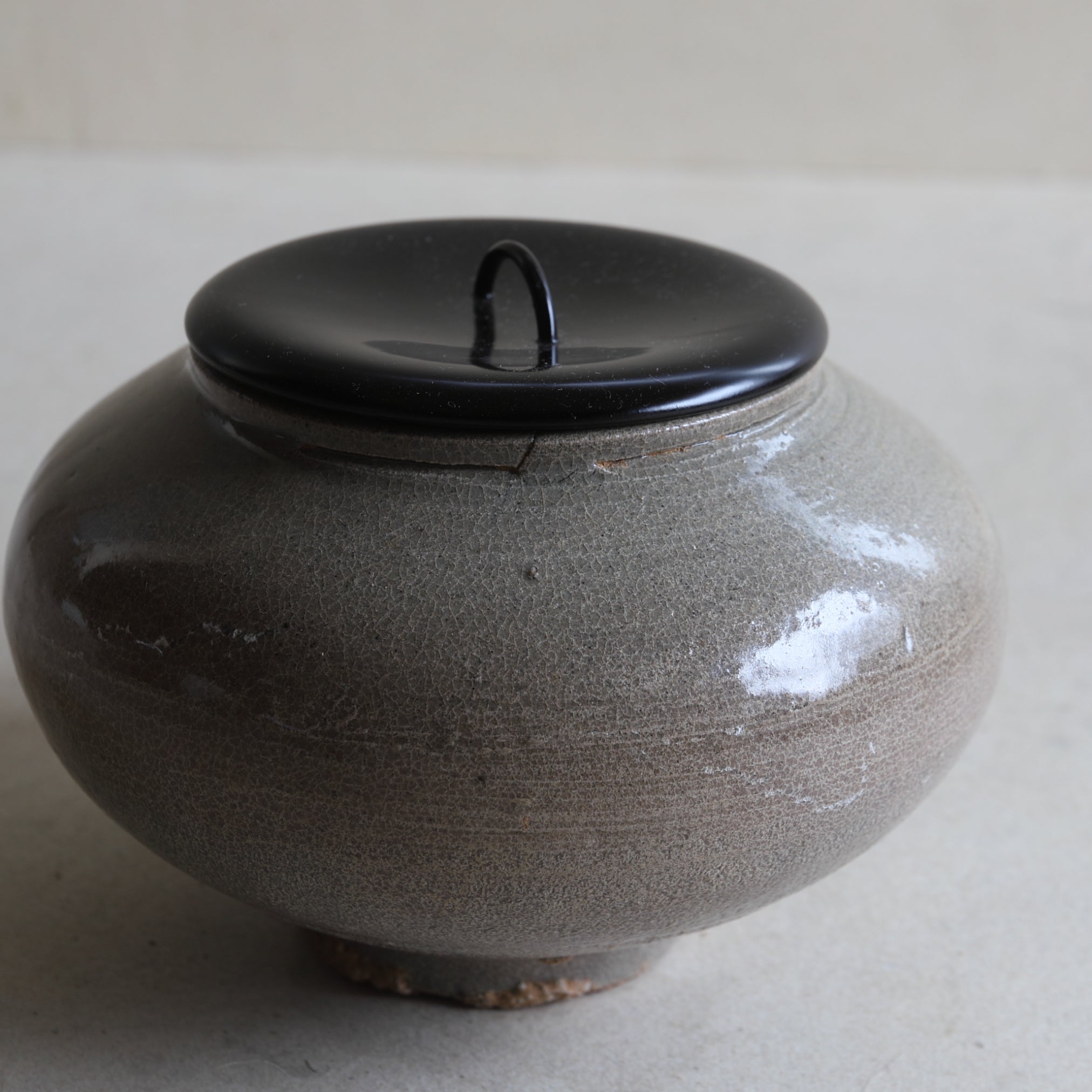 ALTES GEFÄSS / MIZUSASHI, Mit lackiertem deckel, Joseon-Dynastie(1392–1897 n. Chr.)