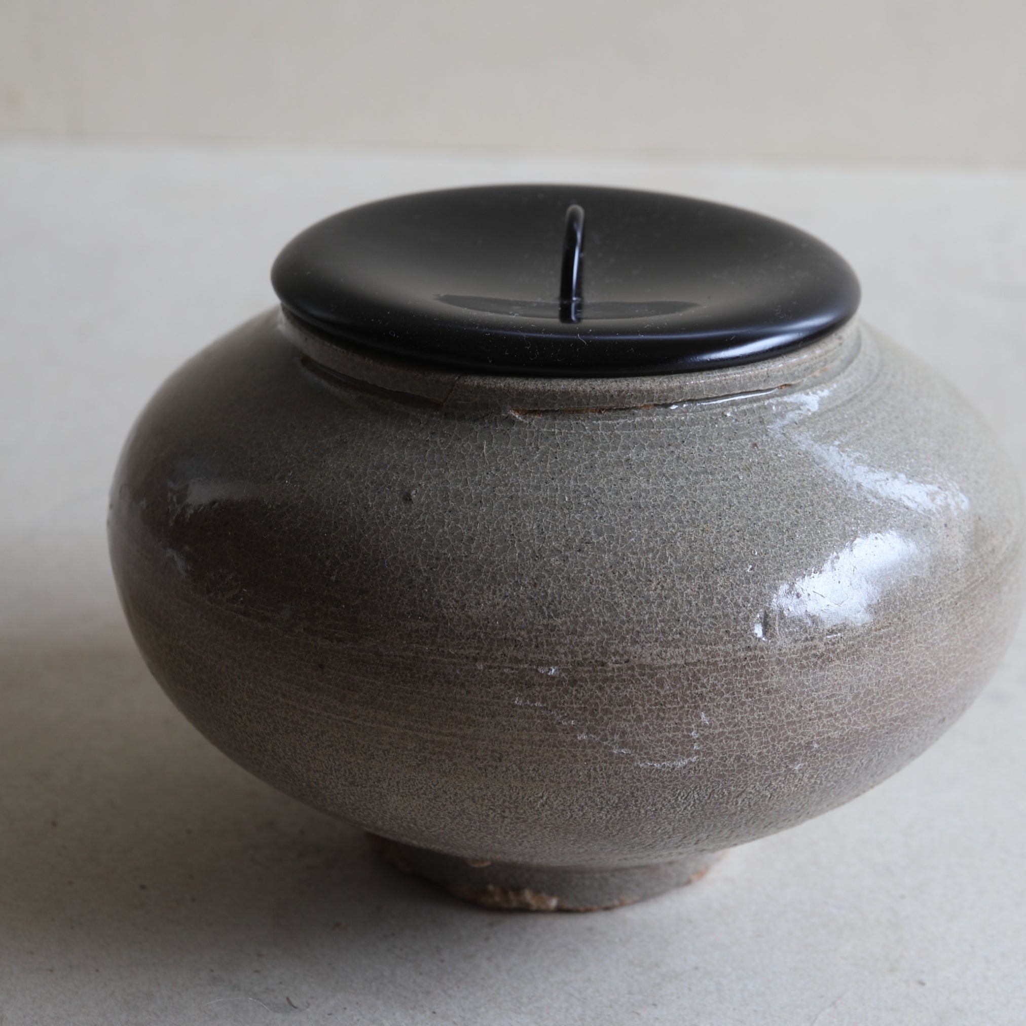 ALTES GEFÄSS / MIZUSASHI, Mit lackiertem deckel, Joseon-Dynastie(1392–1897 n. Chr.)
