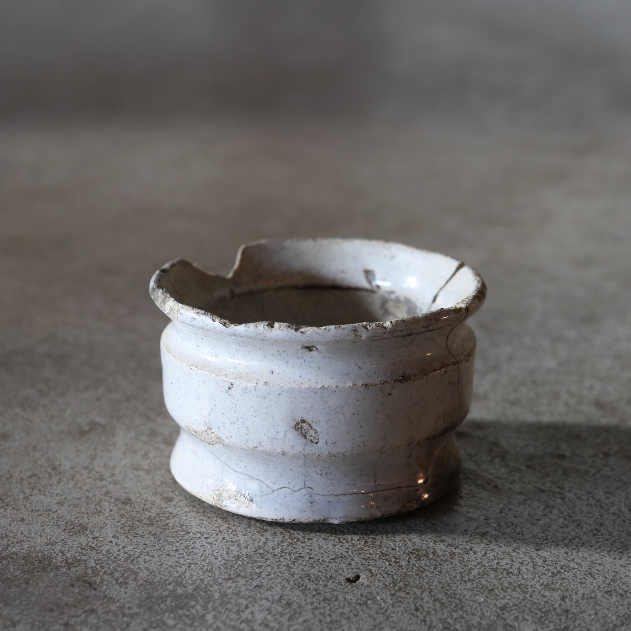 KLEINES GEFÄSS, Delfter Ware, weiß glasiert, 4, Niederländische Antiquität, Frühe Neuzeit(16.–19. Jahrhundert)