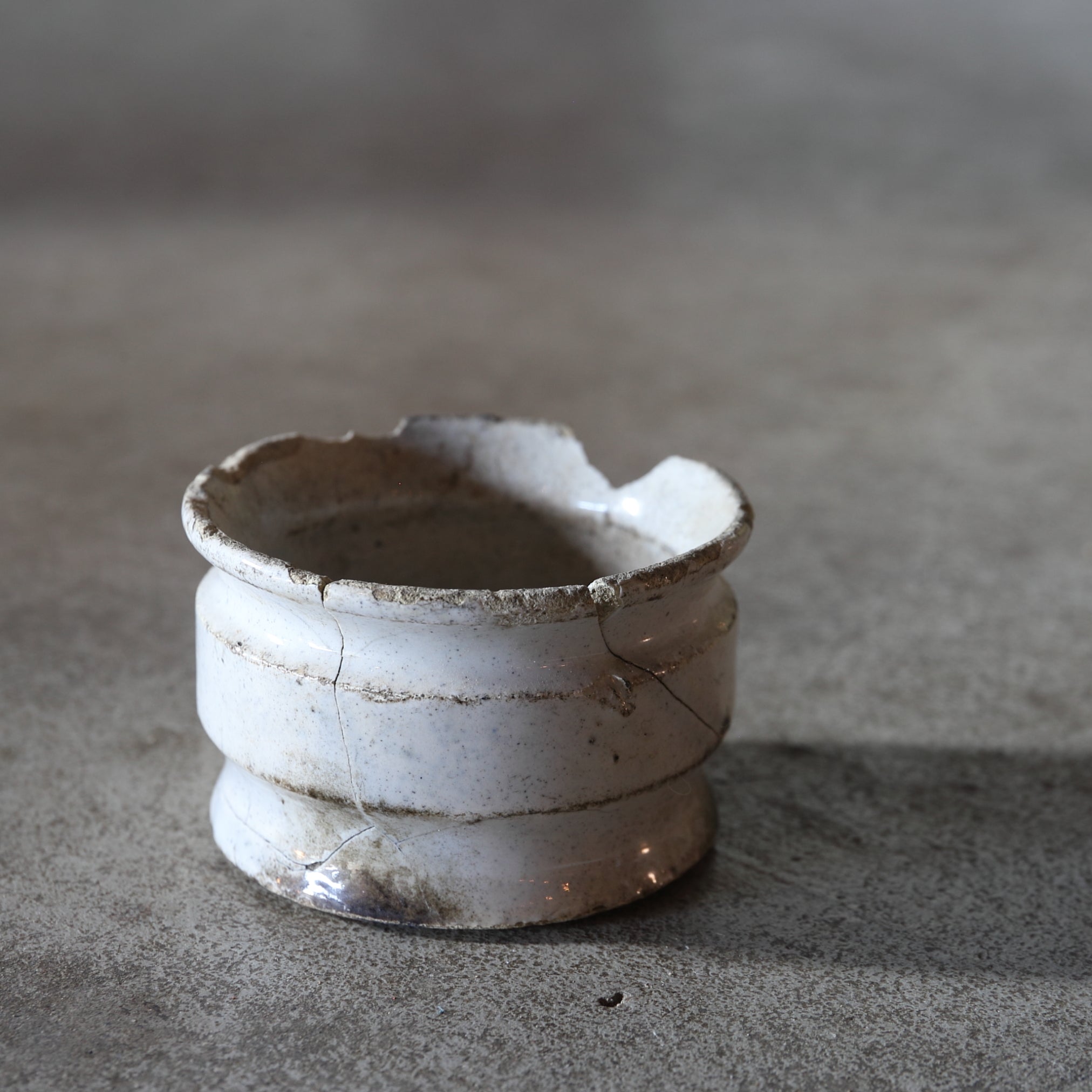 KLEINES GEFÄSS, Delfter Ware, weiß glasiert, 4, Niederländische Antiquität, Frühe Neuzeit(16.–19. Jahrhundert)