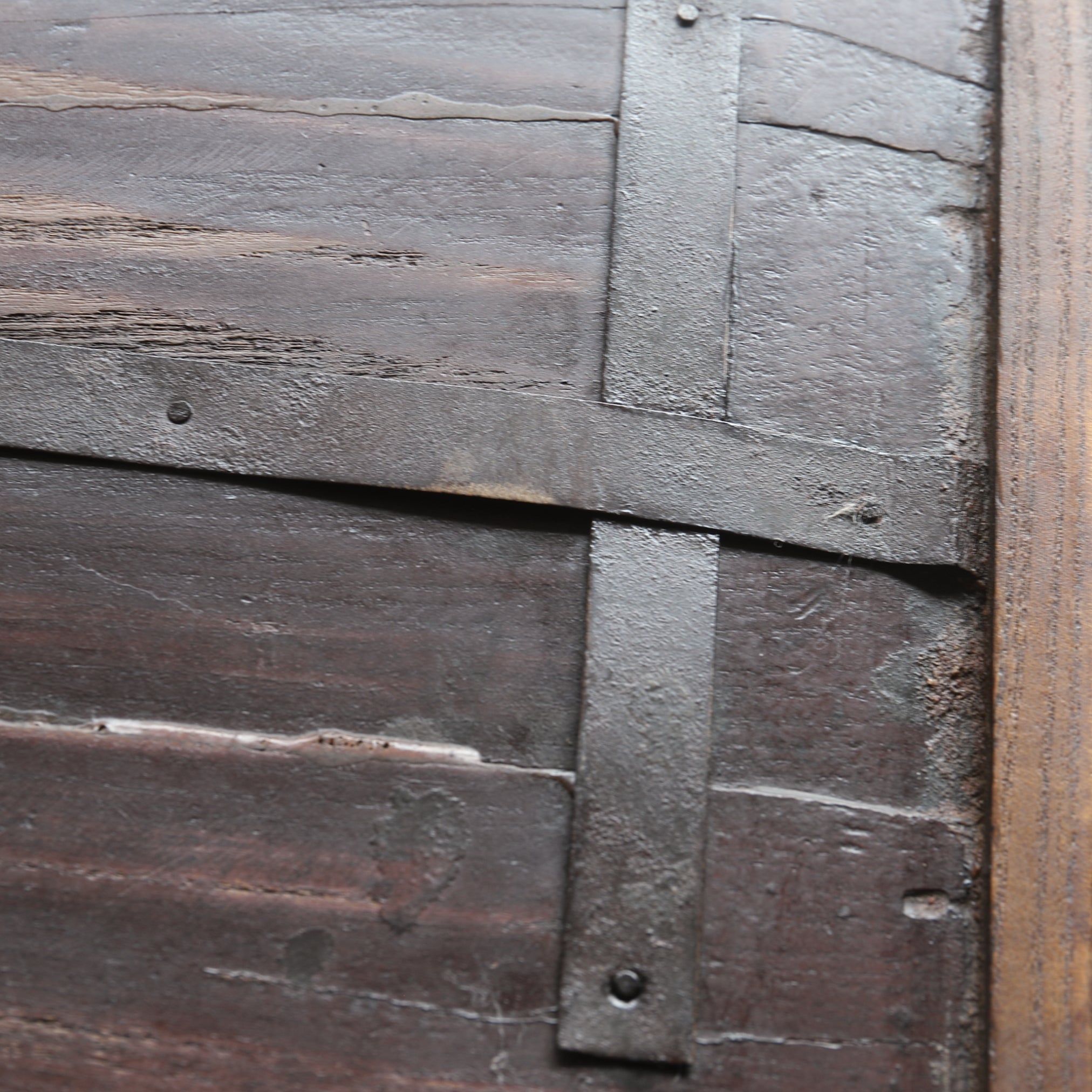 BANDEJA RECTANGULAR DE MADERA, a4, Dinastía Joseon(1392–1897 d. C.)