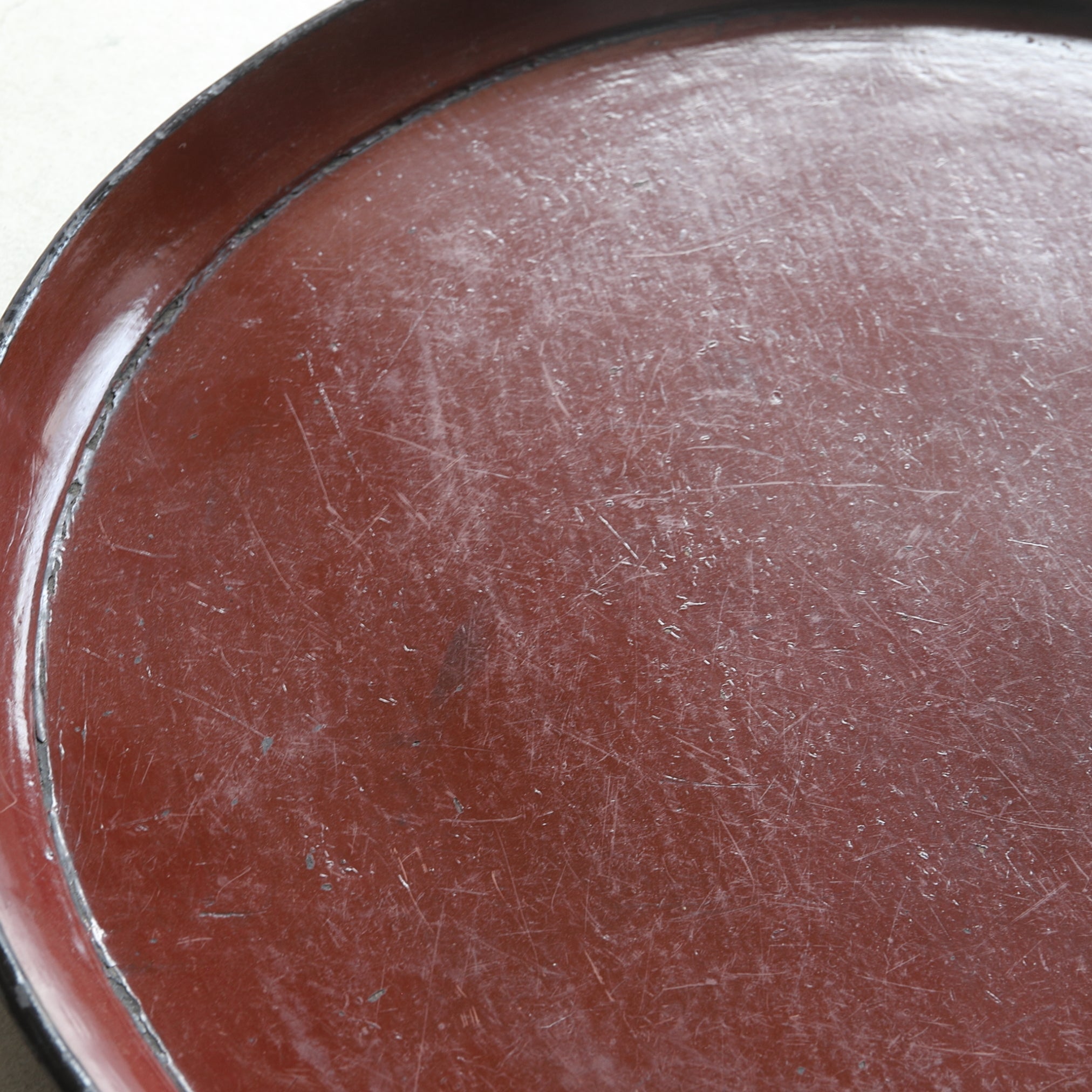 BANDEJA LACADA EN BERMELLÓN REDONDA, Período Edo(1603–1867 d. C.)