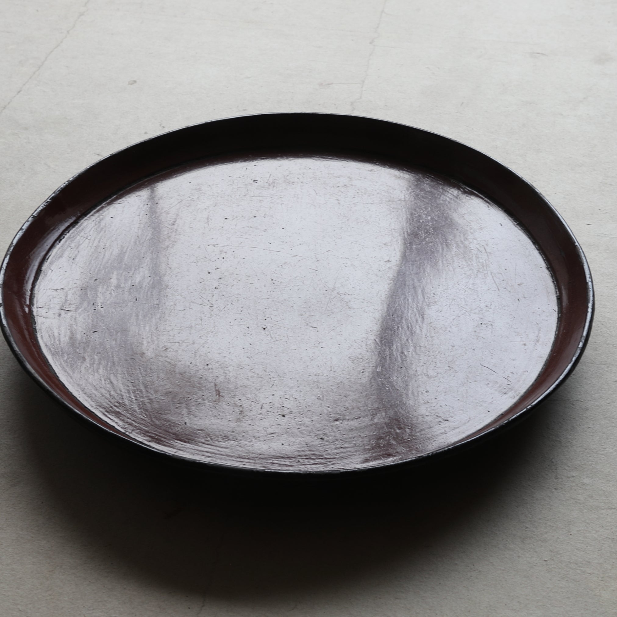 BANDEJA LACADA EN NEGRO REDONDA, Período Edo(1603–1867 d. C.)