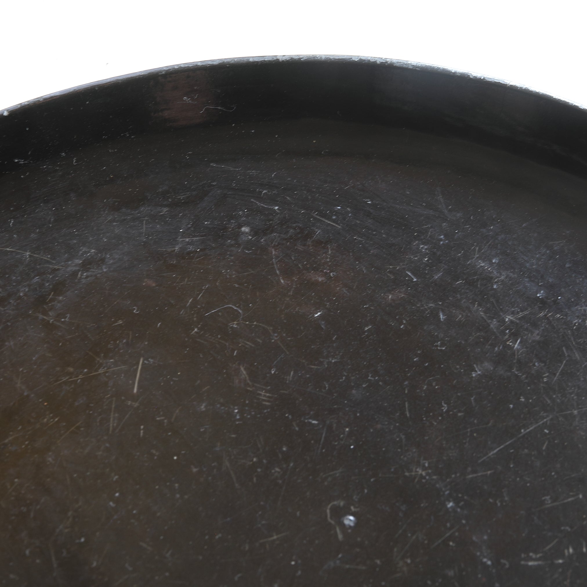 BANDEJA LACADA EN NEGRO REDONDA, Período Edo(1603–1867 d. C.)