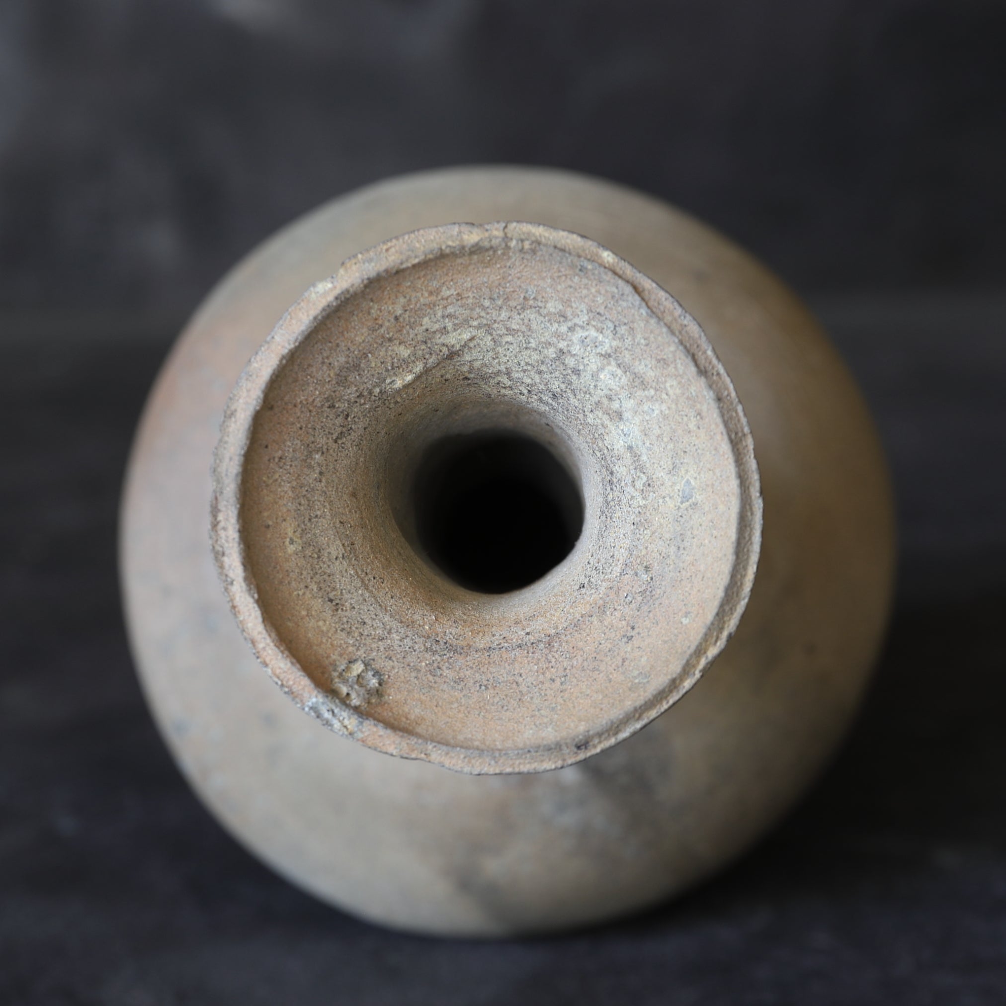 JARRA DE CUELLO LARGO, Cerámica Sue, Período Asuka(592–710 d. C.)