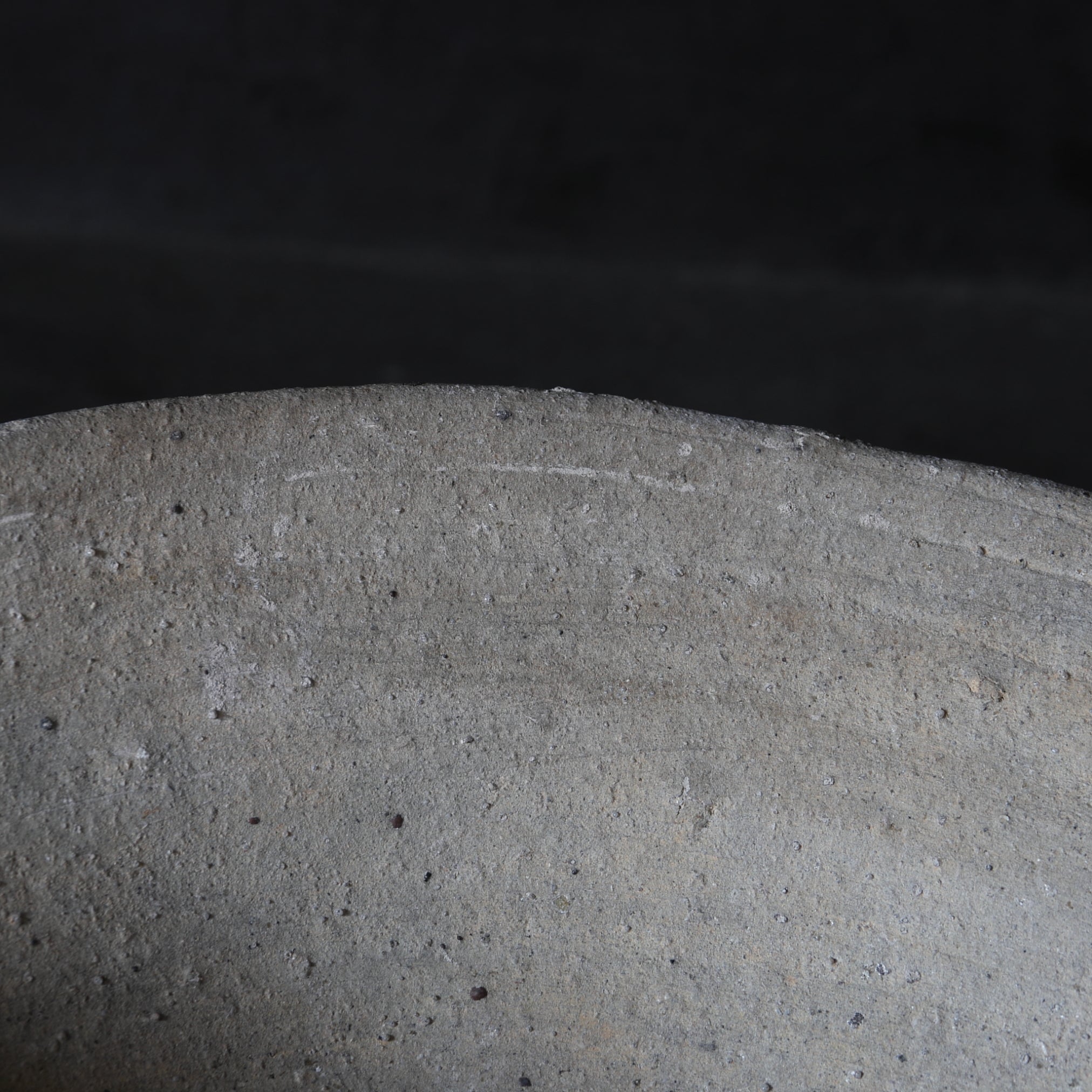 CUENCO CON PICO GRANDE, Ko-Tokoname, Período Heian–Kamakura(794–1333 d. C.)