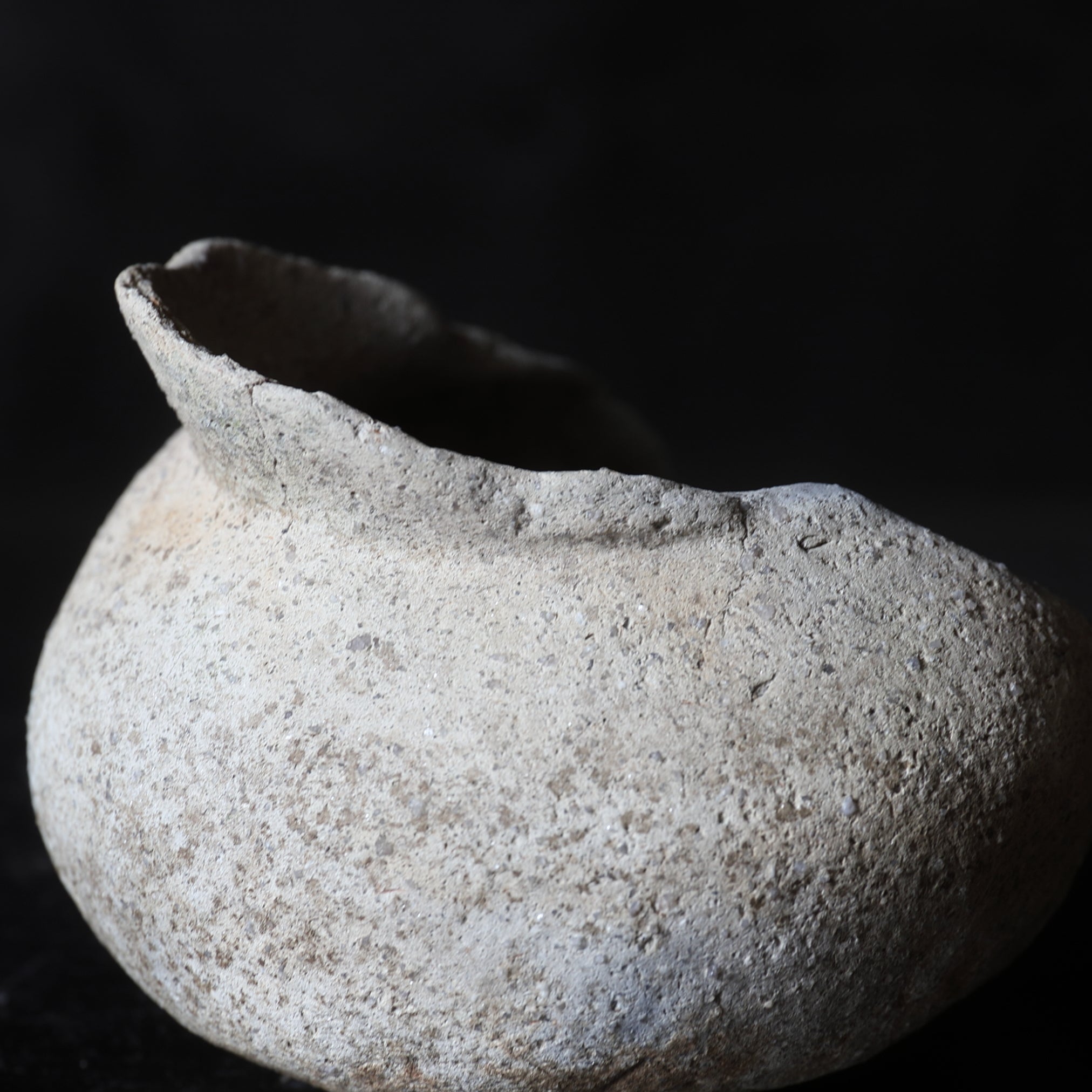 جرة صغيرة، فخار هاجي(قطعة)، فترة كوفون(250–581 ميلاديًا)