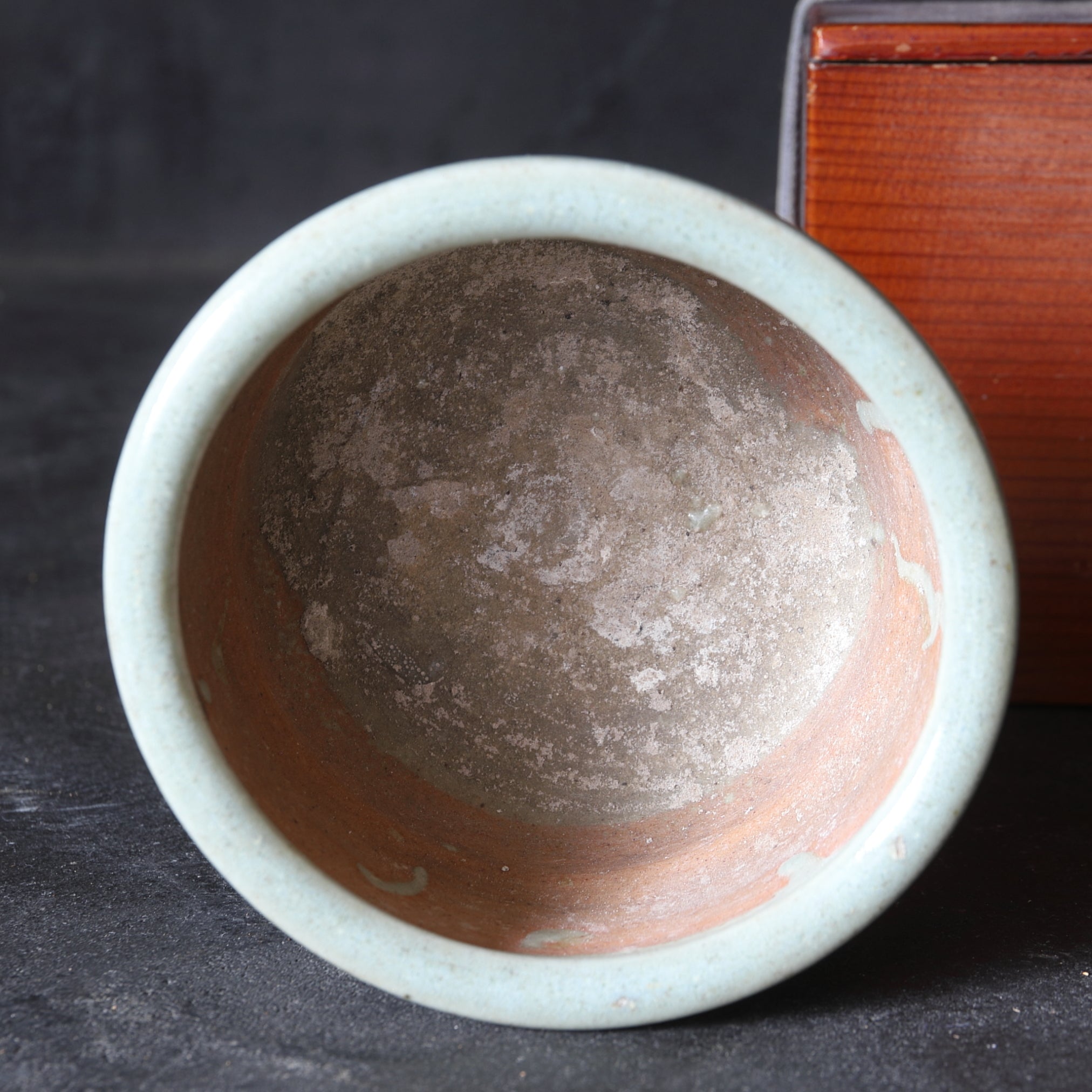 RÖHRE / RÄUCHERGEFÄSS, Longquan-Brennofen, shichikan-celadon, Ming-Dynastie(1368–1644 n. Chr.)