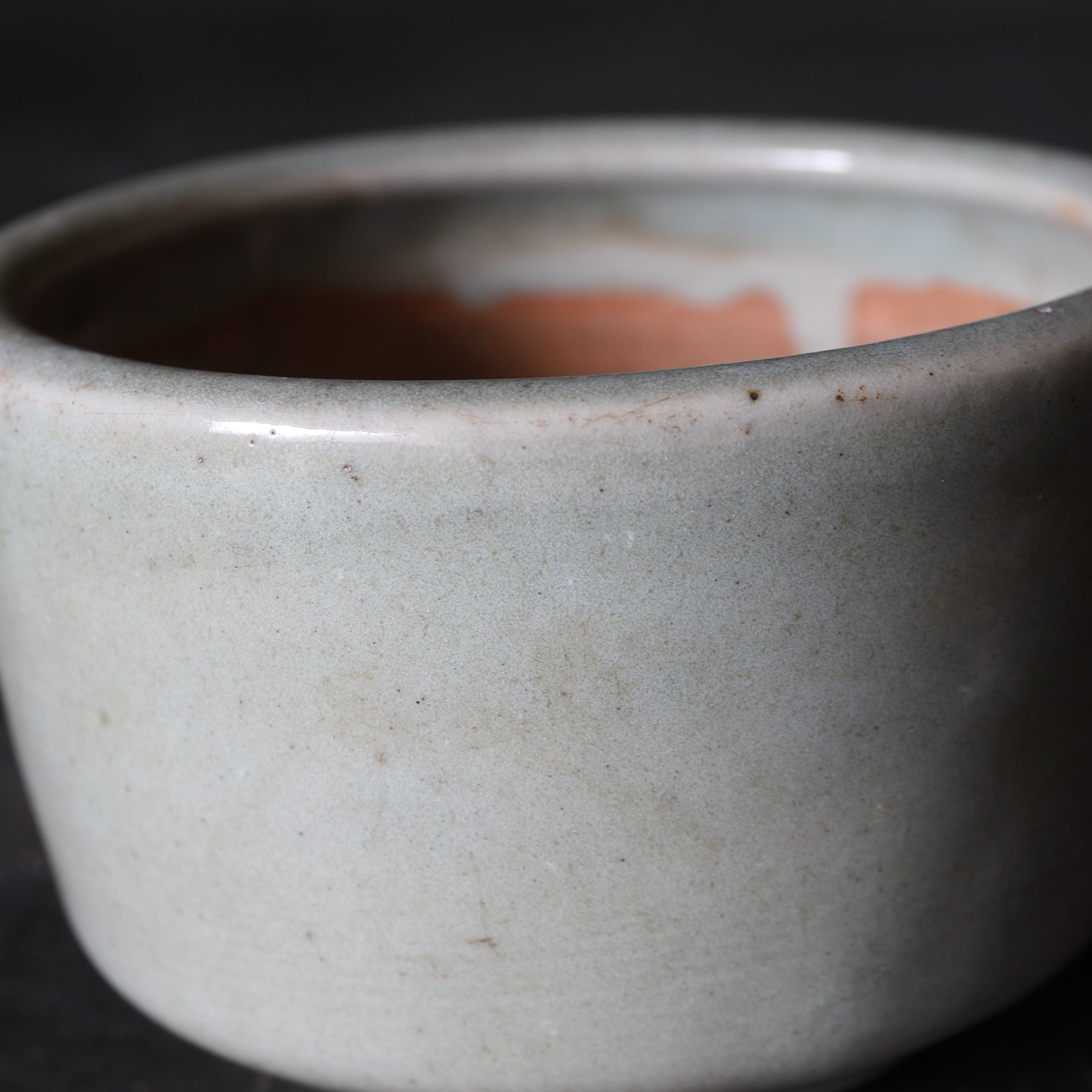 RÖHRE / RÄUCHERGEFÄSS, Longquan-Brennofen, shichikan-celadon, Ming-Dynastie(1368–1644 n. Chr.)