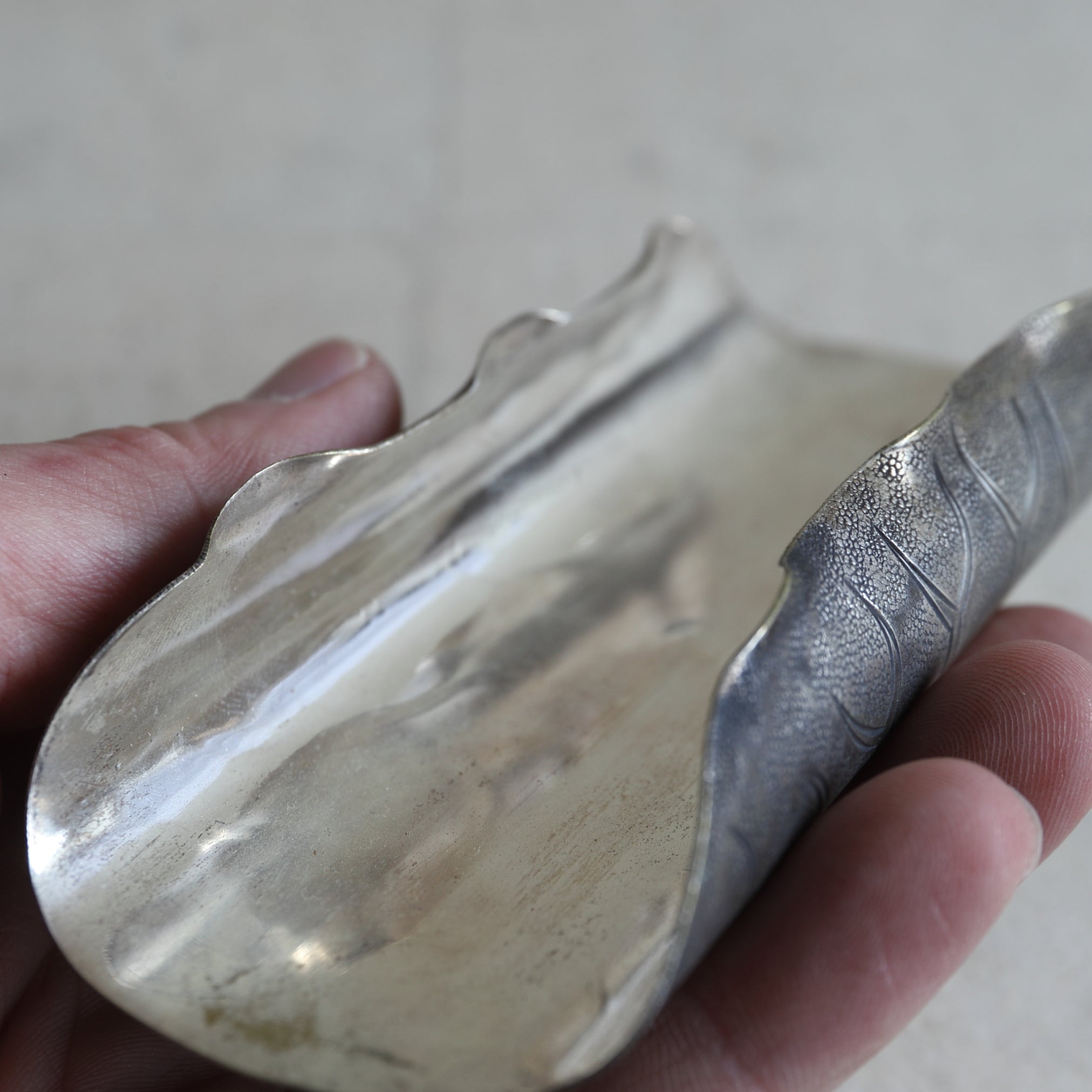 PELLE À THÉ EN LOTUS EN ARGENT, Période moderne précoce(XVIe–XIXe siècle)