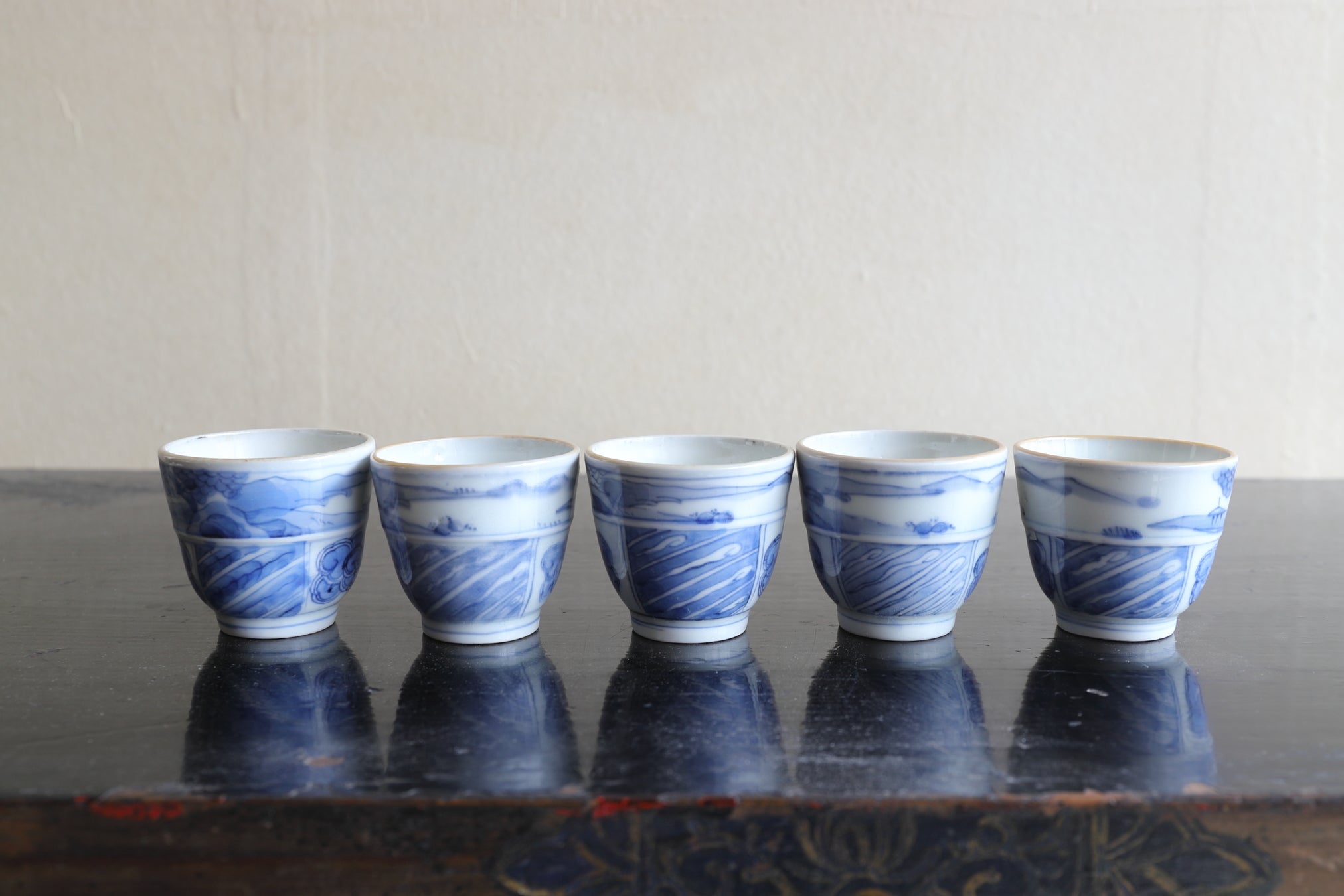 TAZA PARA SENCHA CON BANDA, Ko-Imari, juego de 5, Período Edo(1603–1867 d. C.)