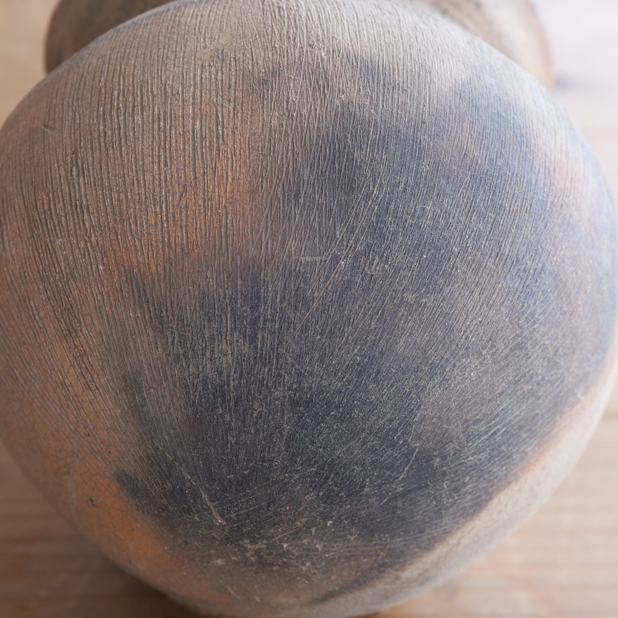 WEITHALSIGES IRDENWARE-GEFÄSS, Steingut, Yayoi-Zeit(300 v. Chr.–250 n. Chr.)