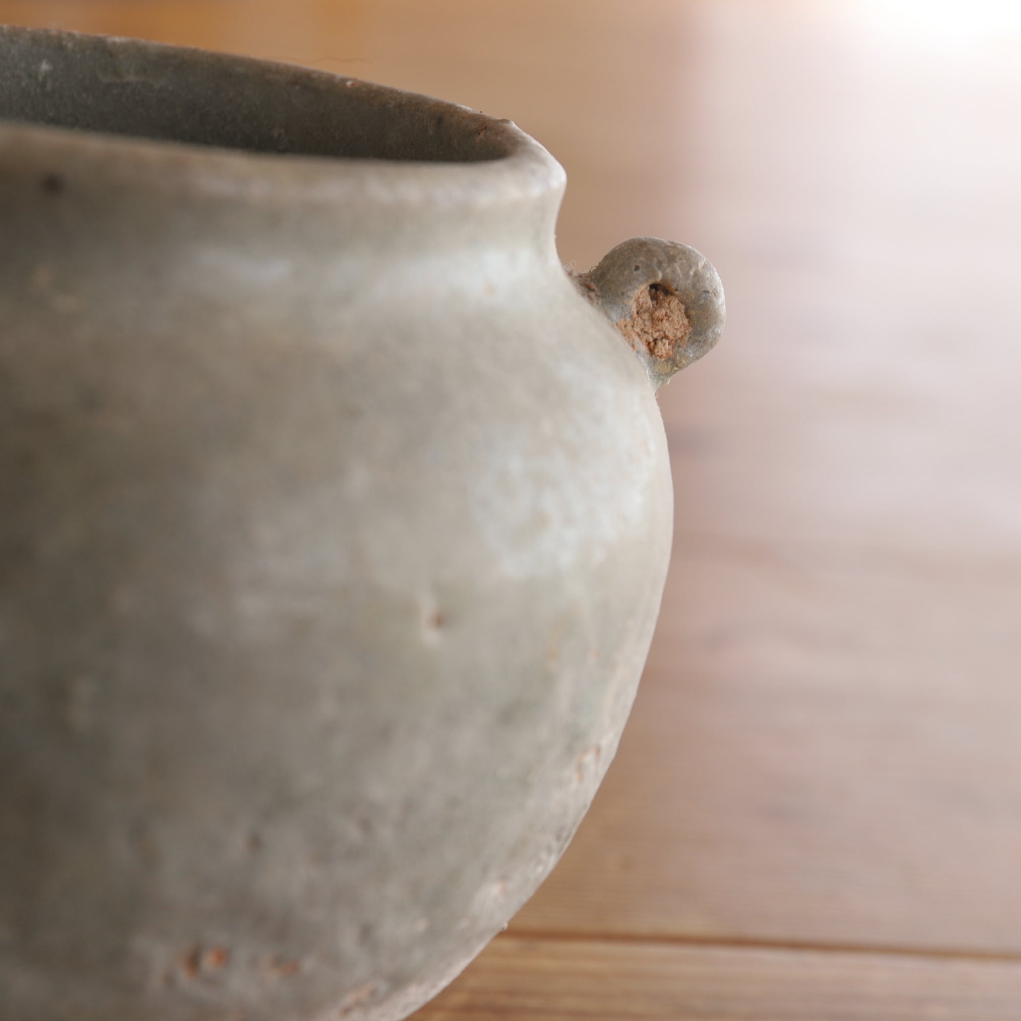 ZWEIHENKELGEFÄSS, Sawankhalok-Keramik, Mittelalter(12.–16. Jahrhundert)
