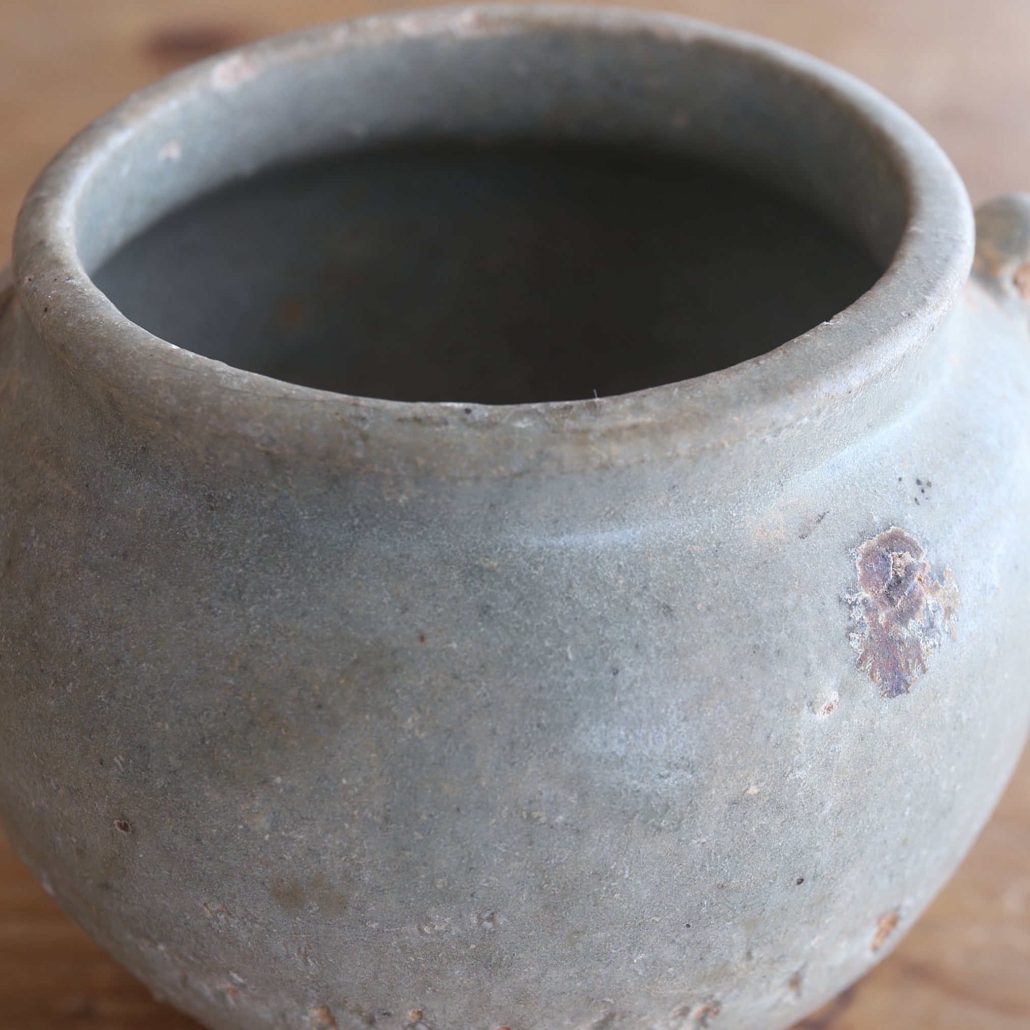 ZWEIHENKELGEFÄSS, Sawankhalok-Keramik, Mittelalter(12.–16. Jahrhundert)