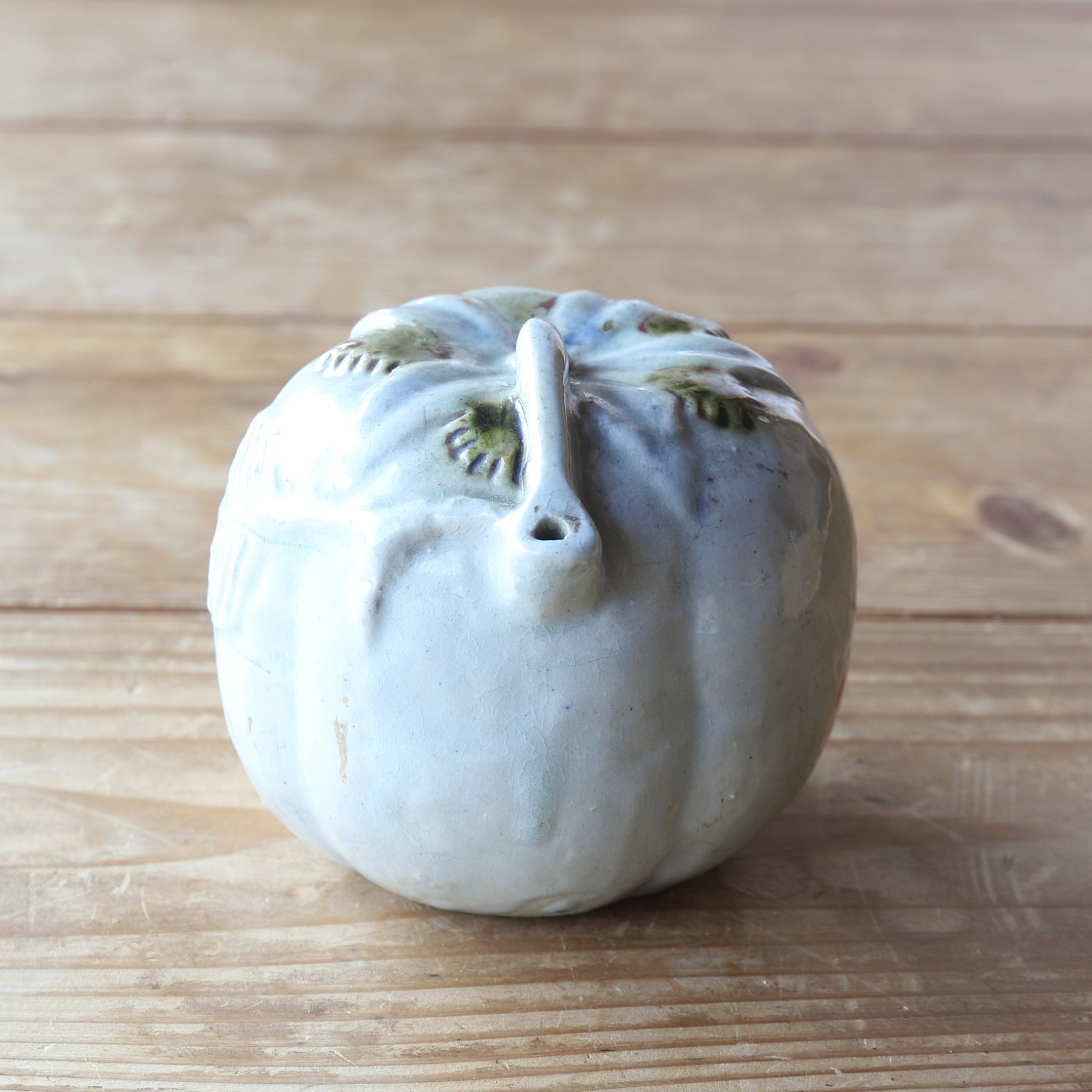 COMPTE-GOUTTES À EAU EN MELON, Porcelaine bleu et blanc, Dynastie Joseon(1392–1897 apr. J.-C.)